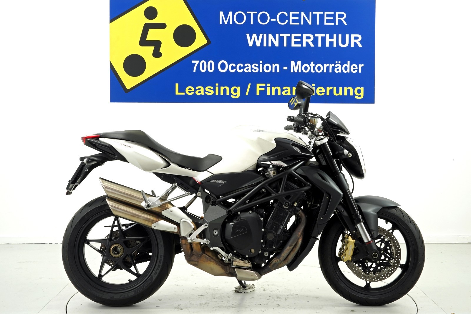 MV AGUSTA B4 920 Brutale-image-0