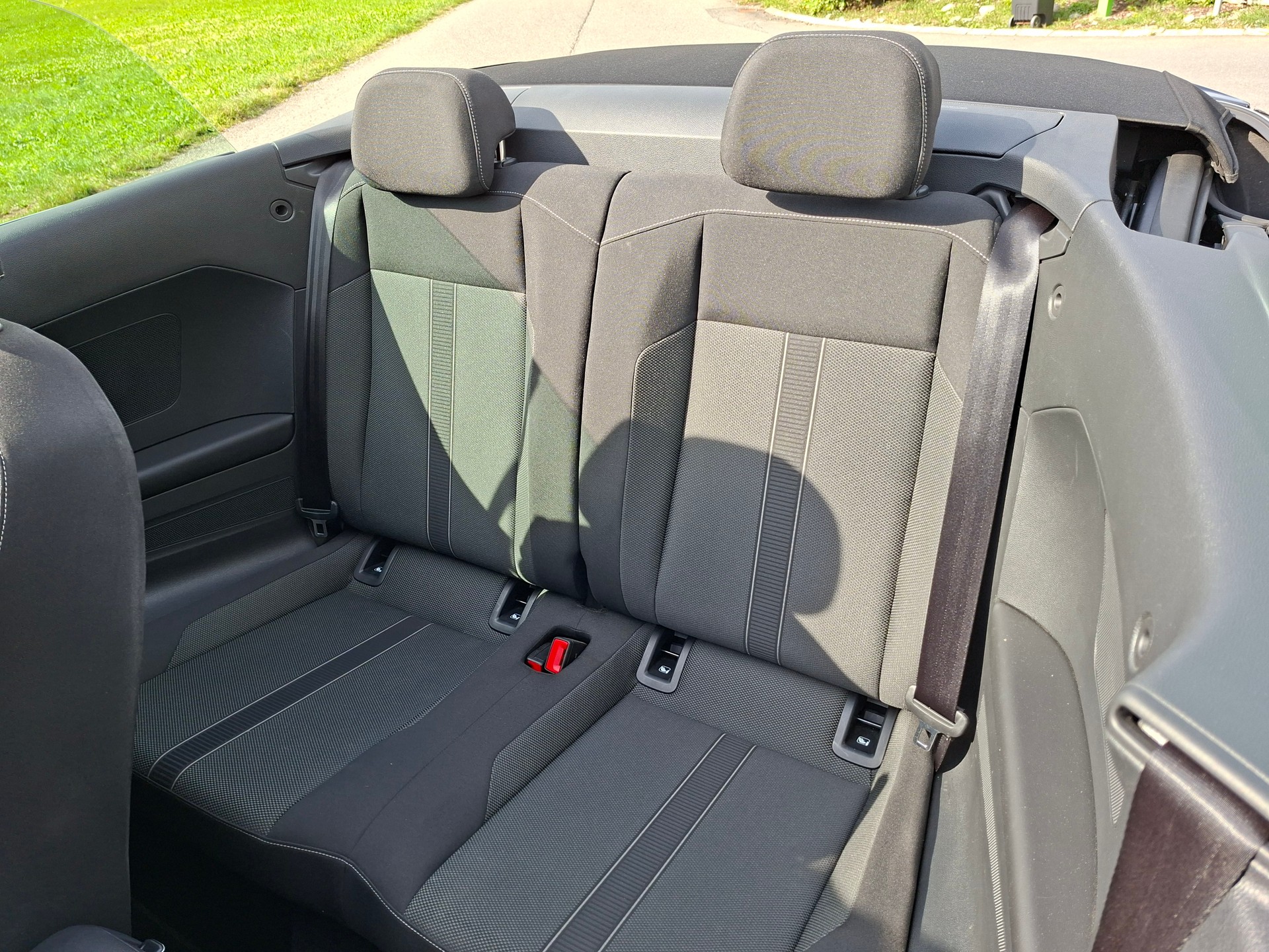 VW T-Roc Cabriolet 1.5 TSI EVO Style DSG *8-fach bereift+Rückfahrkamera-image-14