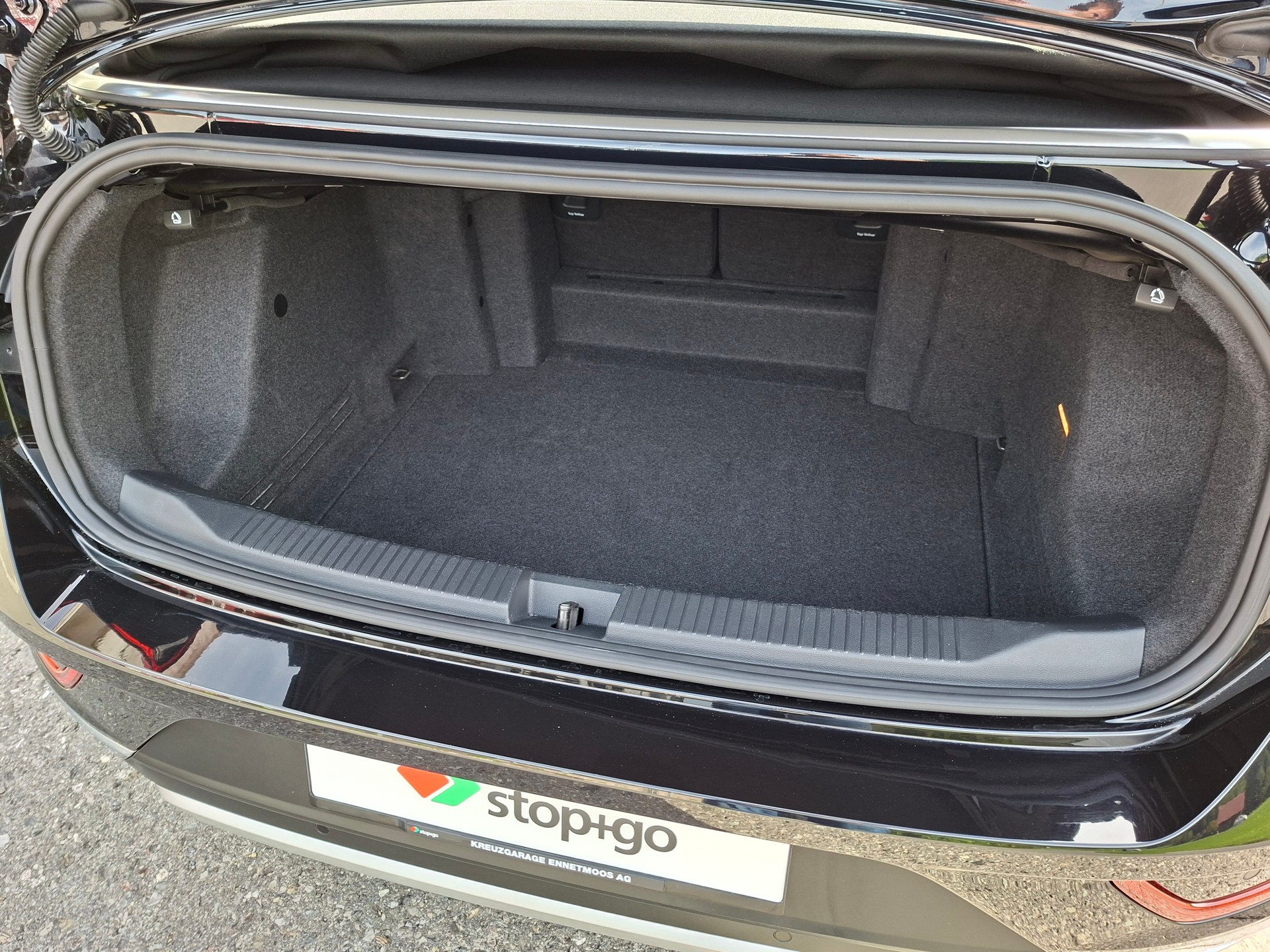 VW T-Roc Cabriolet 1.5 TSI EVO Style DSG *8-fach bereift+Rückfahrkamera-image-5
