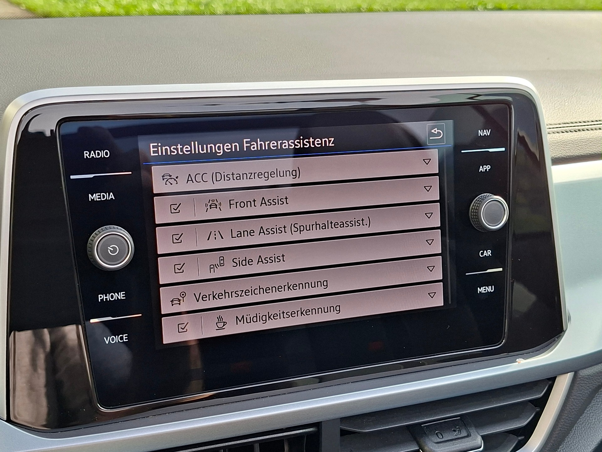 VW T-Roc Cabriolet 1.5 TSI EVO Style DSG *8-fach bereift+Rückfahrkamera-image-11