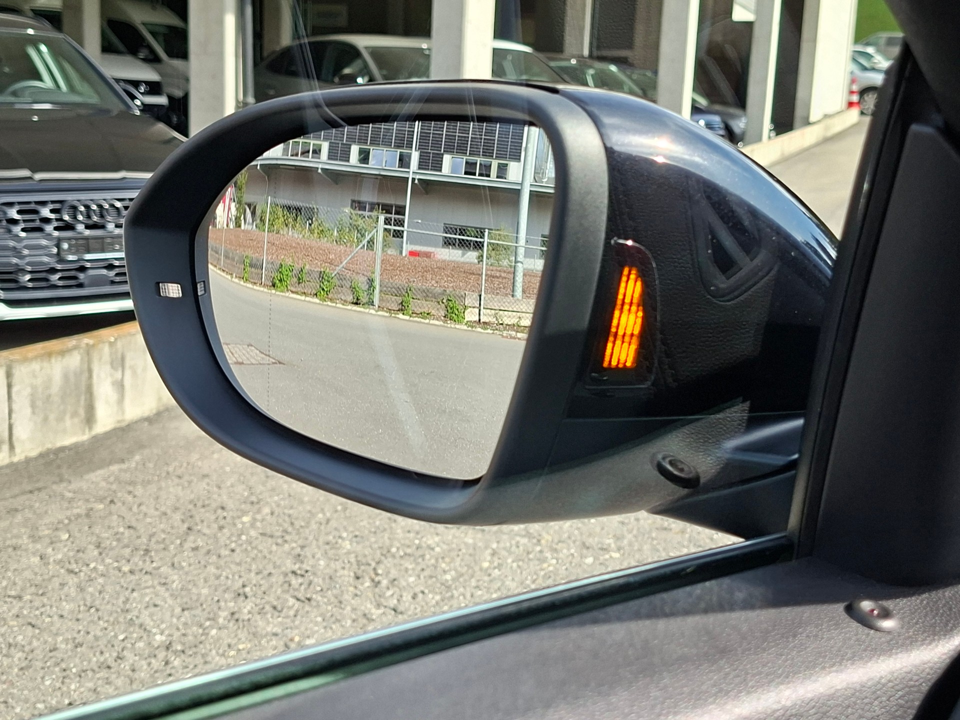 VW T-Roc Cabriolet 1.5 TSI EVO Style DSG *8-fach bereift+Rückfahrkamera-image-12