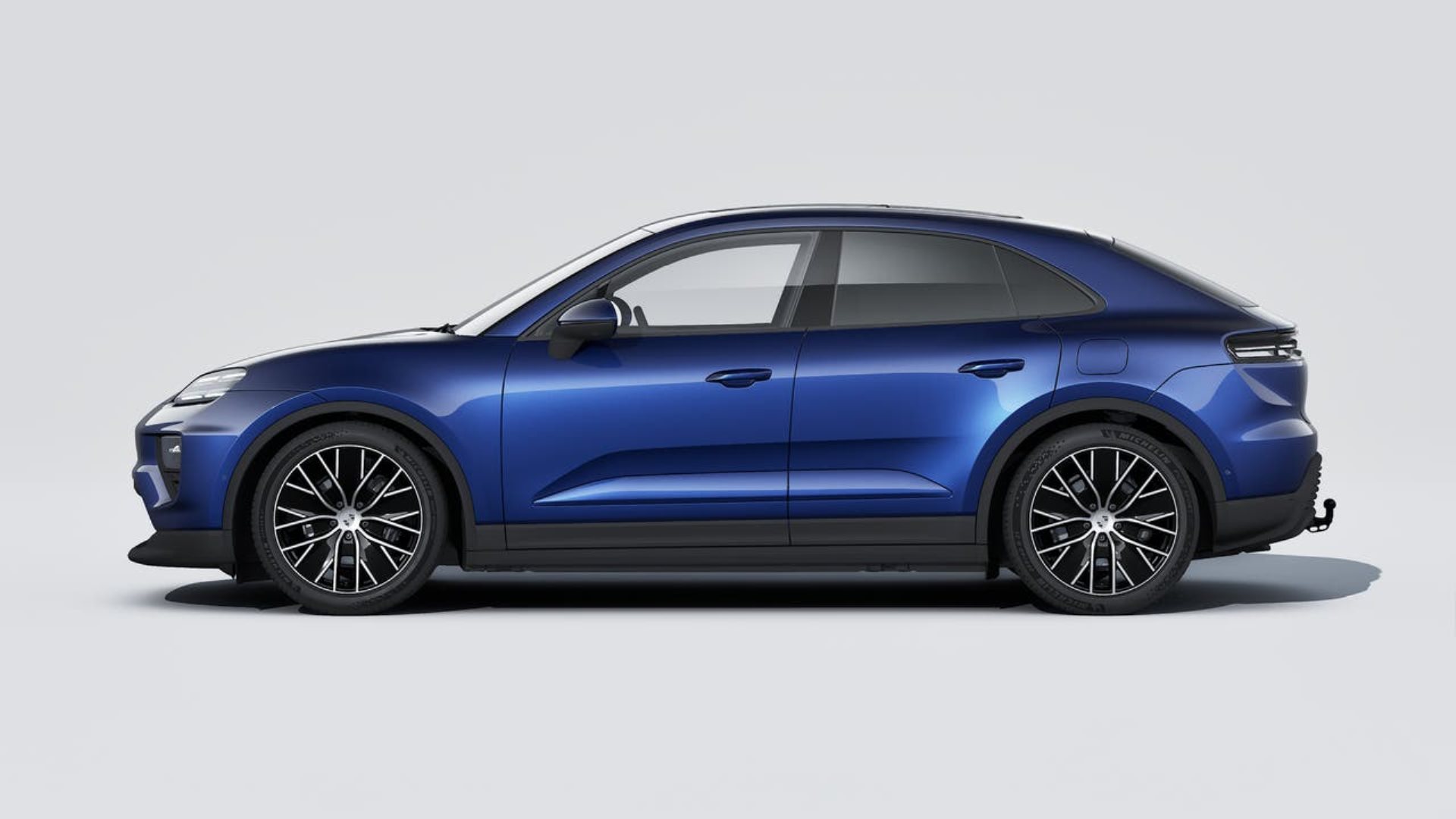 PORSCHE Macan 4-showroom-element-1