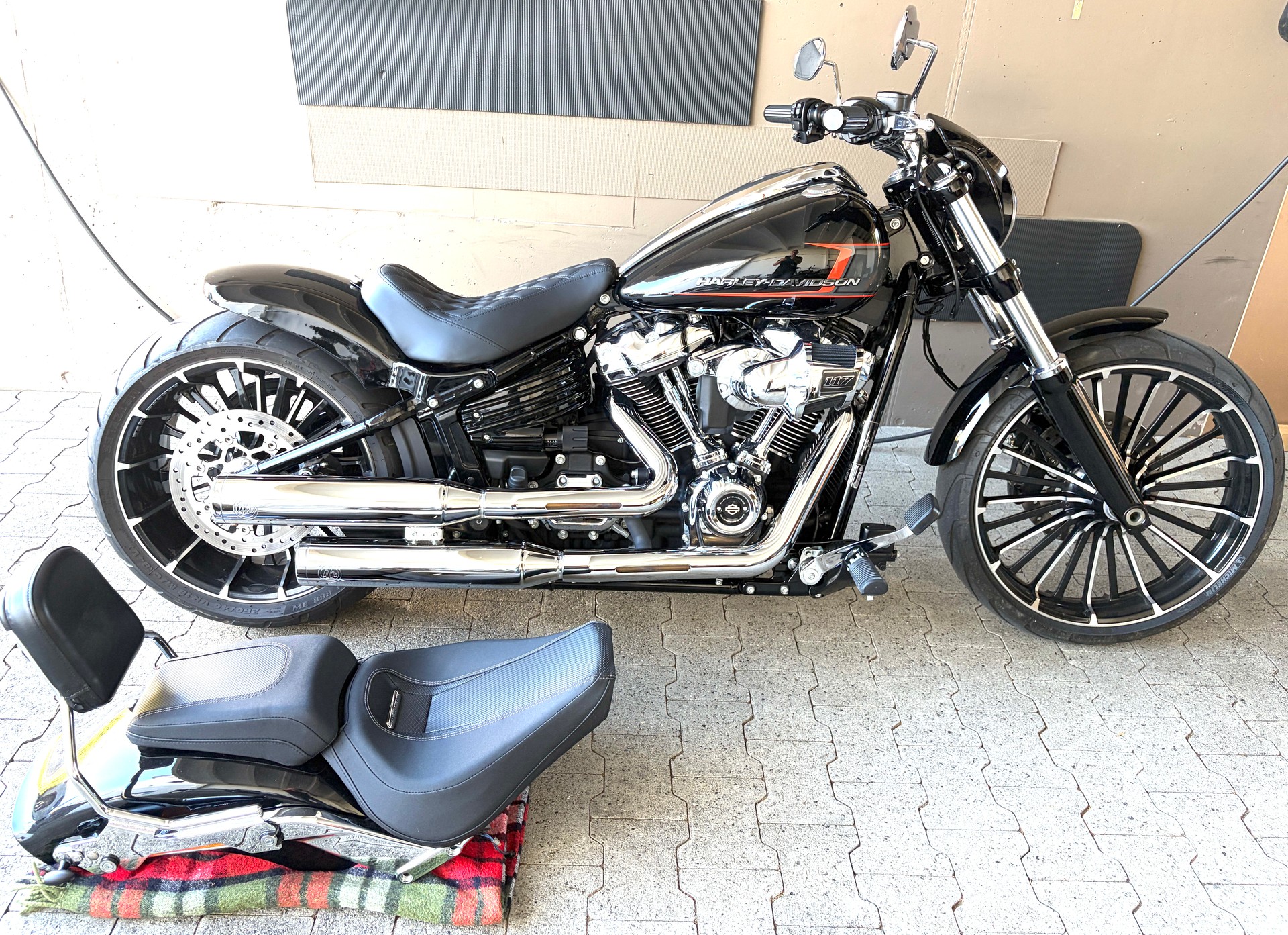 HARLEY-DAVIDSON FXBR Breakout 117-image-15