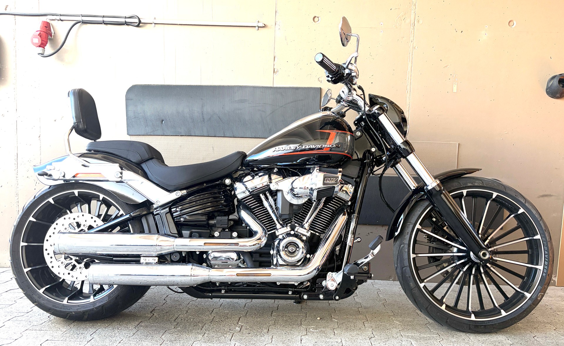 HARLEY-DAVIDSON FXBR Breakout 117-image-14