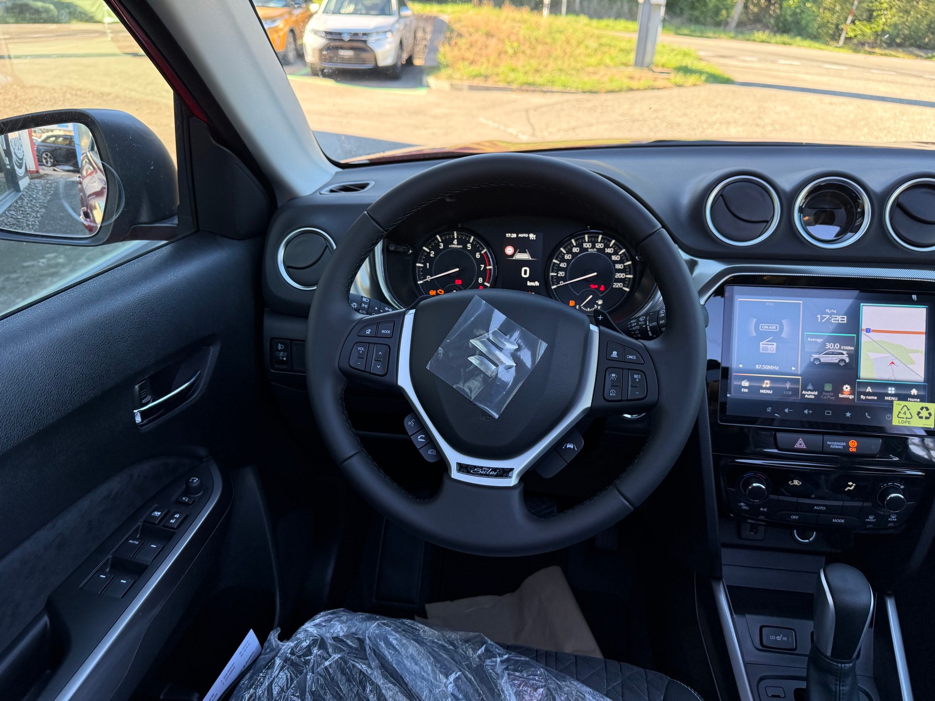 SUZUKI Vitara 1.4 Boosterjet Piz Sulai Top 4x4 Hybrid-image-11