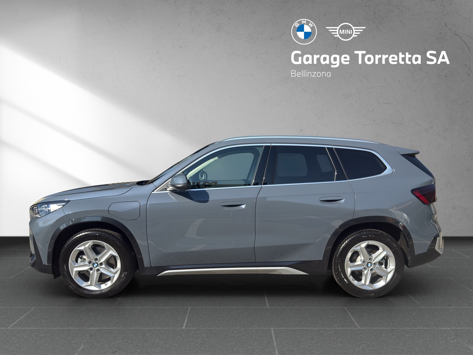 BMW X1 xDrive 25e xLine-showroom-element-1