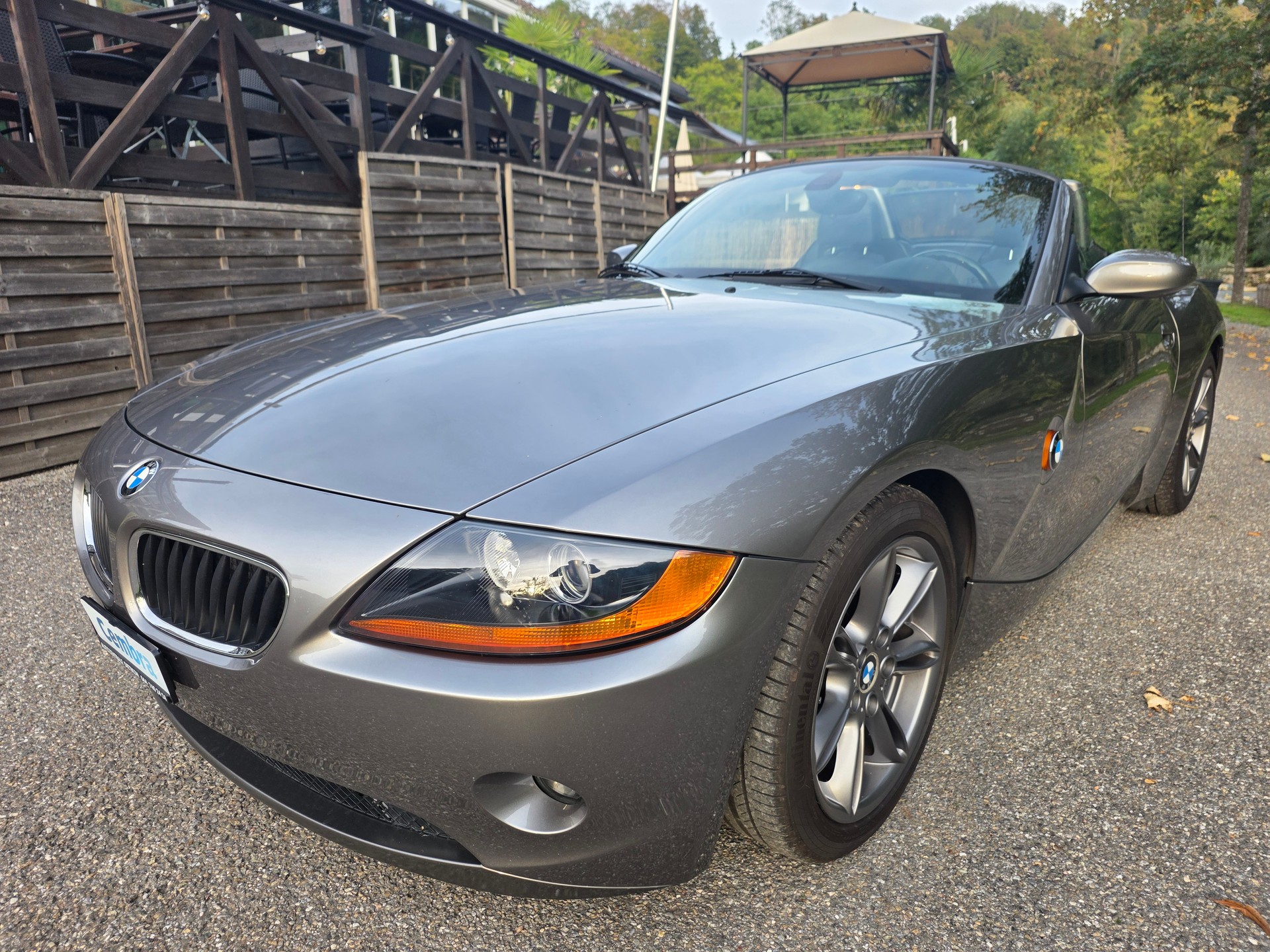 BMW Z4 2.5i Roadster-showroom-element-1