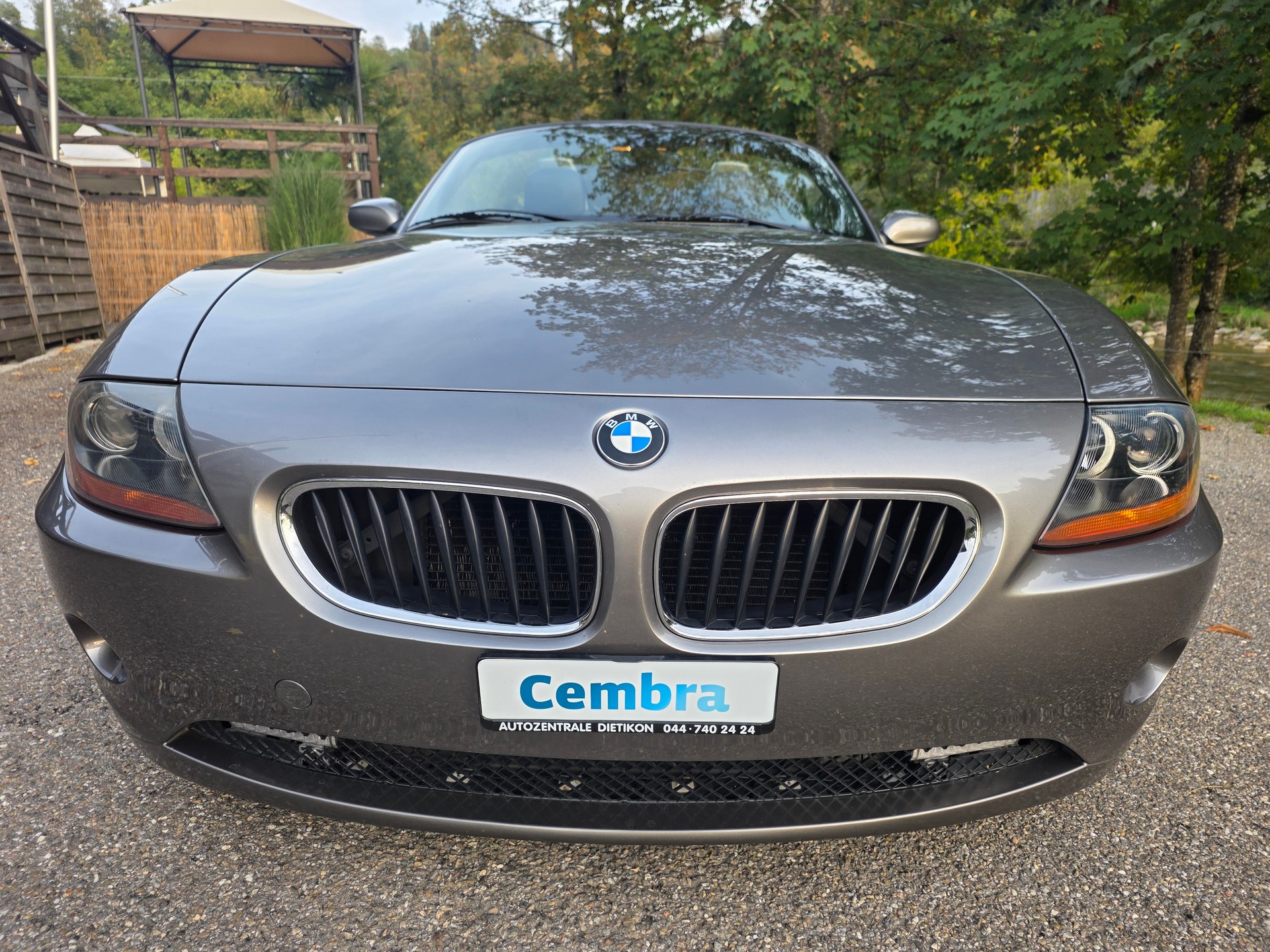 BMW Z4 2.5i Roadster-showroom-element-2
