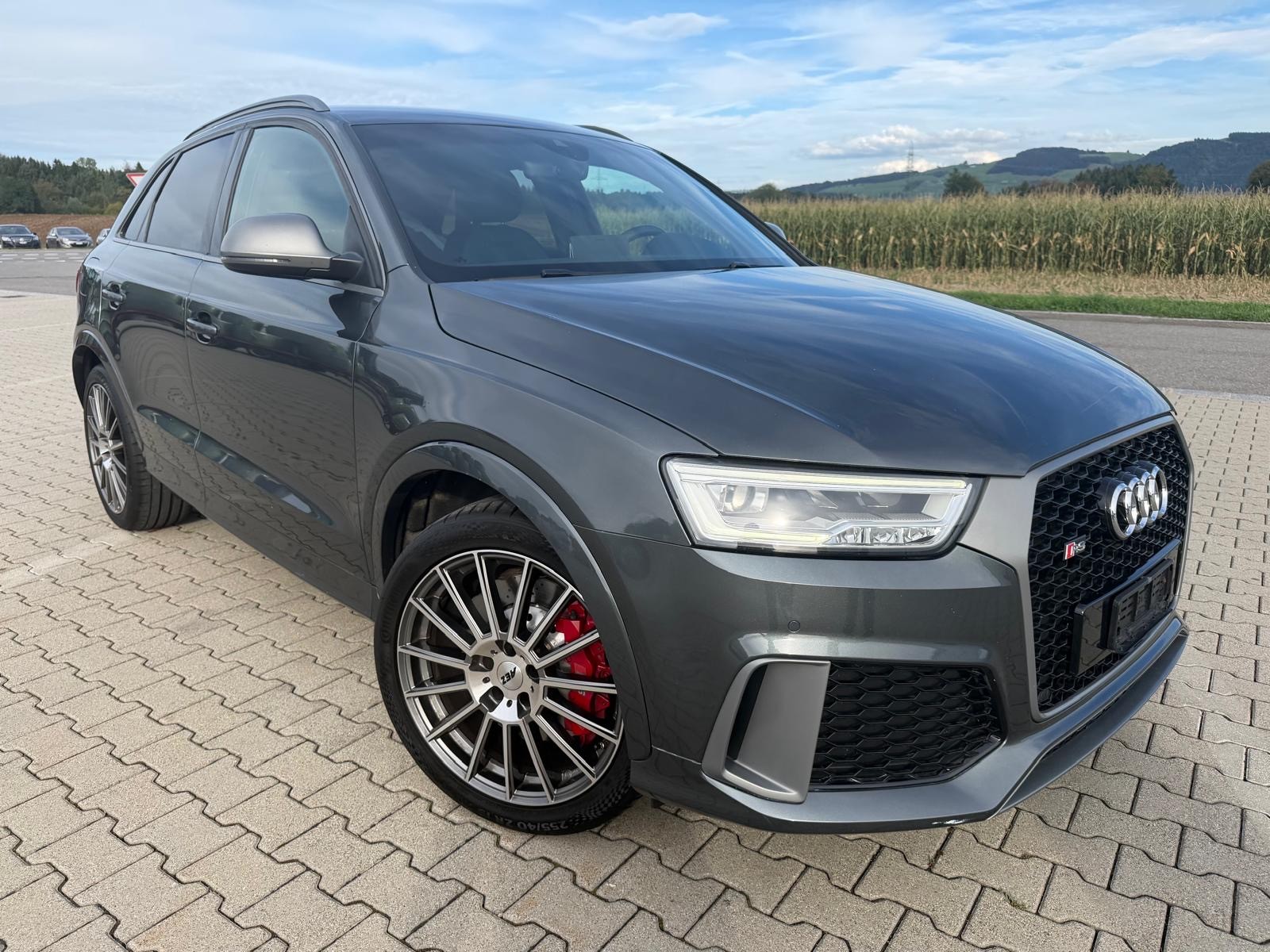 AUDI RS Q3 2.5 TFSI performance quattro S-tronic
