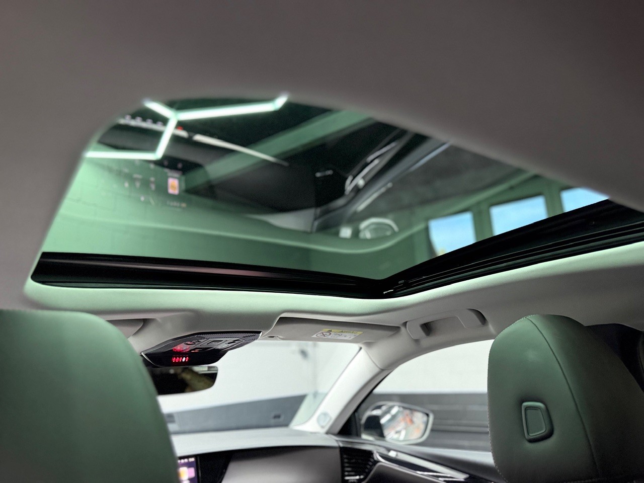 DS AUTOMOBILES DS 4 1.6 Pure Tech Performance Line+ EAT8 | CH-Auto | Glasdach | Head-Up | 360° Kamera | ACC Tempomat | AHK 1'6T-image-21