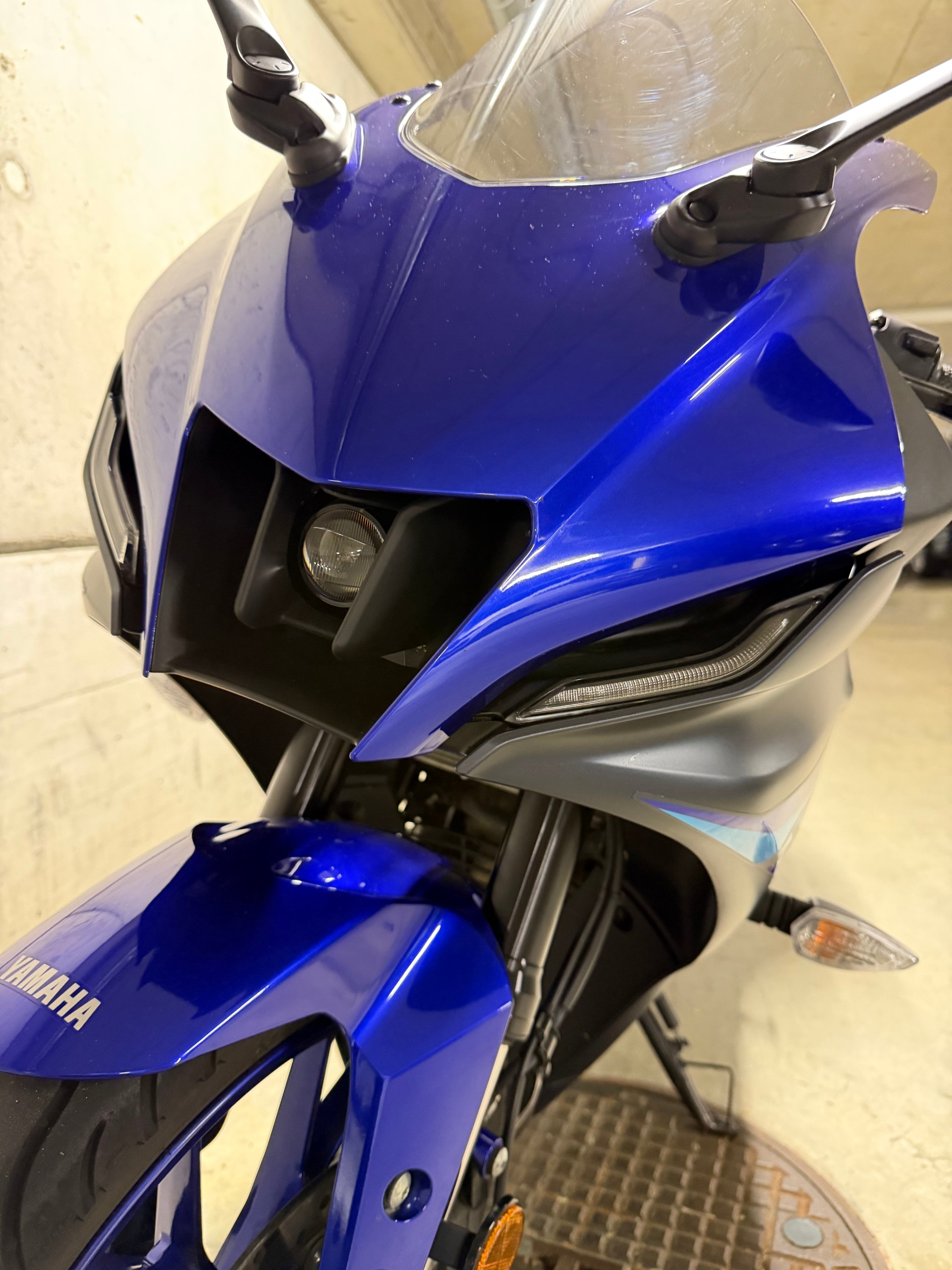 YAMAHA YZF-R 125 ABS-image-1