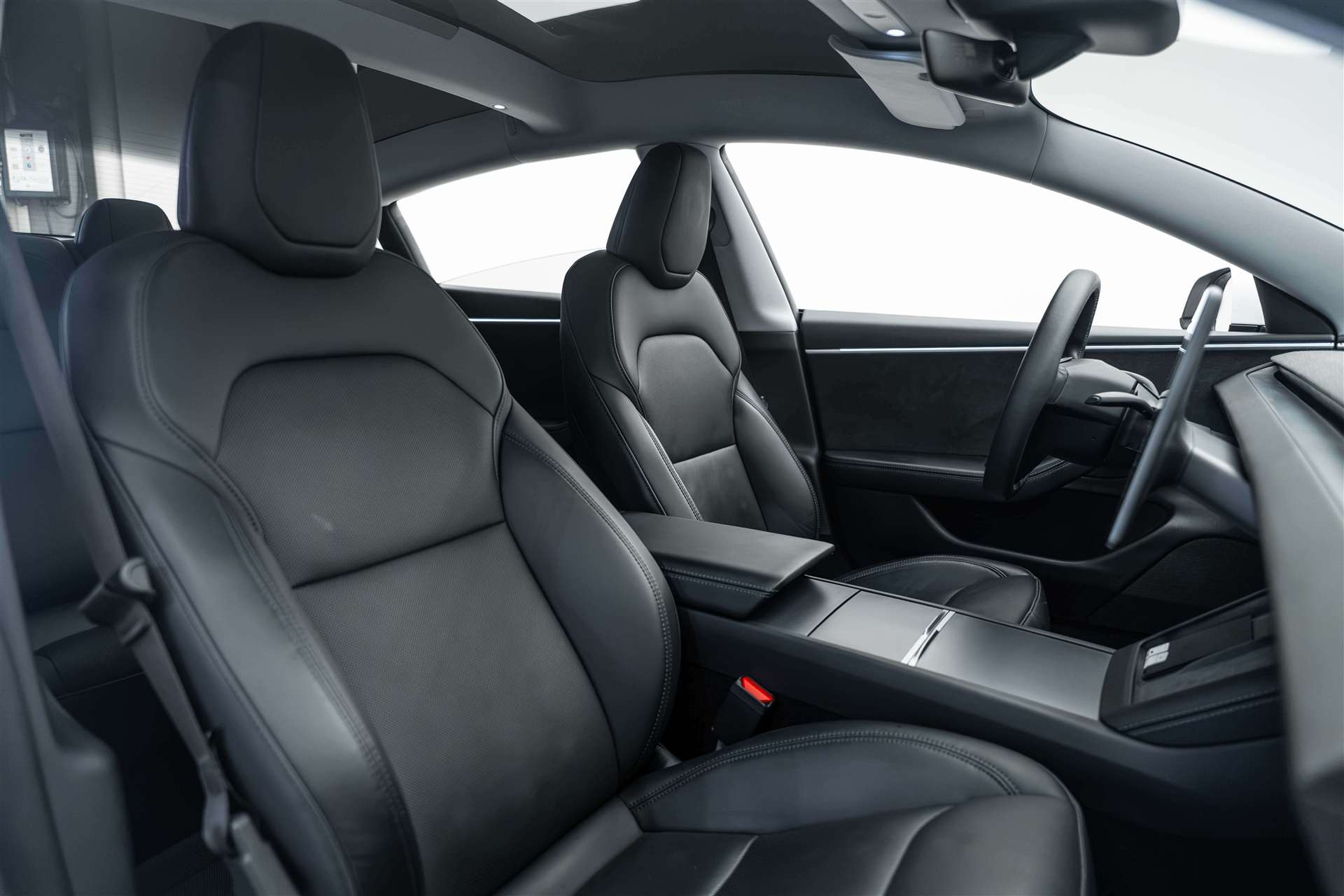 TESLA Model 3 NEW Long Range Dual Motor AWD-image-13