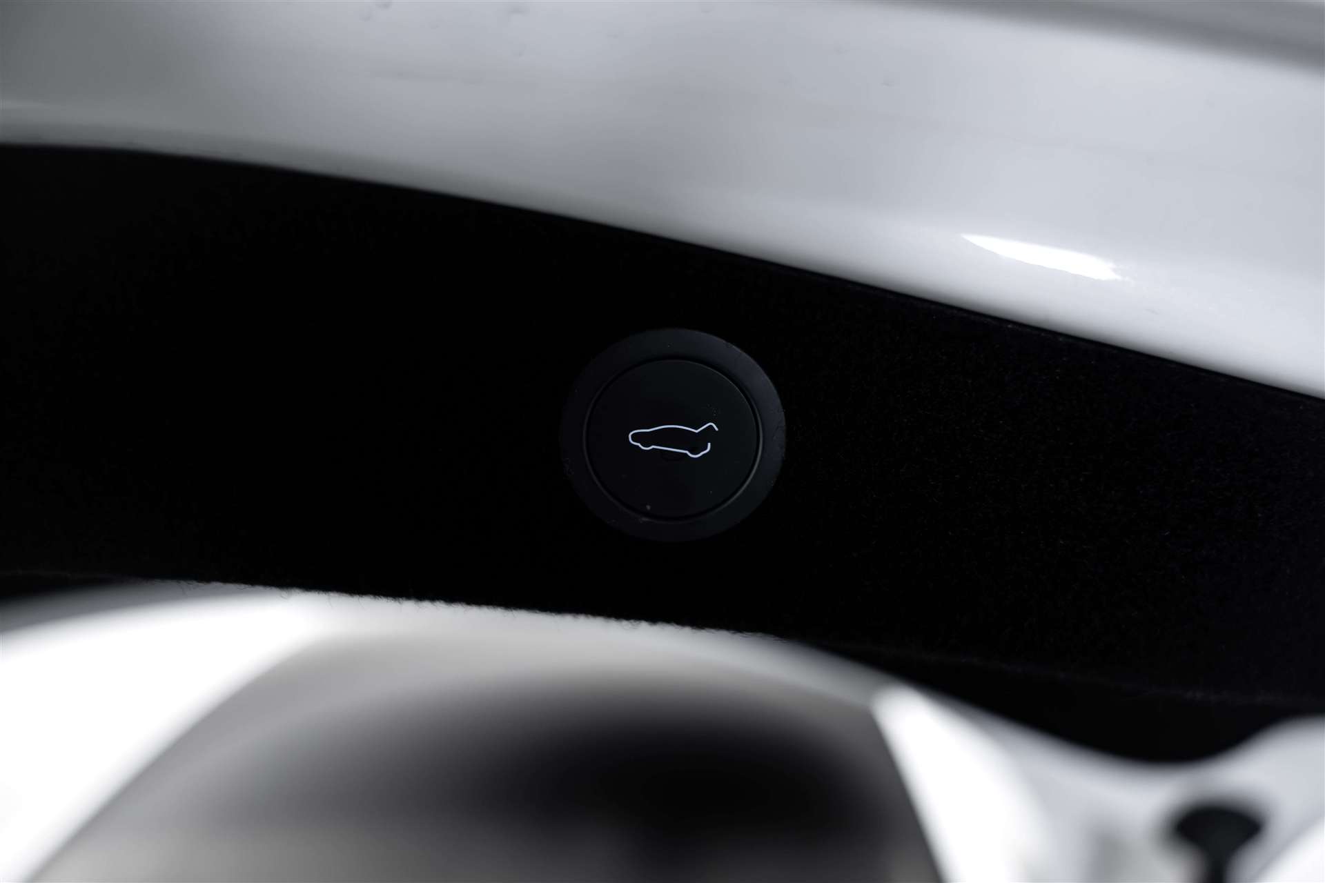 TESLA Model 3 NEW Long Range Dual Motor AWD-image-5