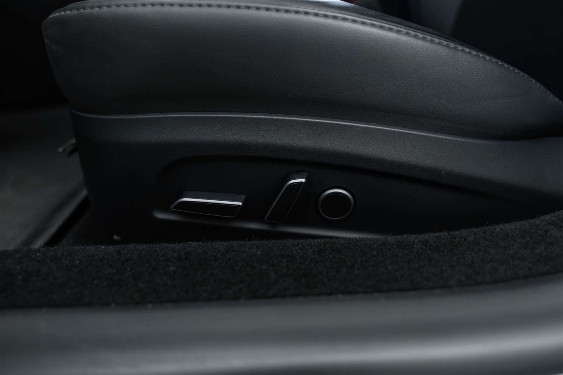 TESLA Model 3 NEW Long Range Dual Motor AWD-image-21