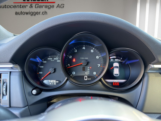 PORSCHE Macan PDK-image-8
