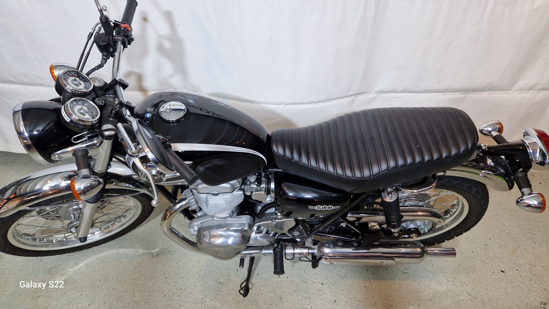 KAWASAKI W 800, 35 KW, neuwertig!-image-6
