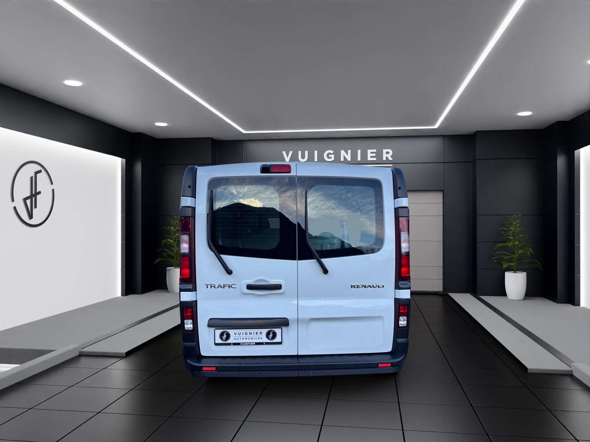 RENAULT Trafic 2.0 dCi 120 3.5t Business L1H1-image-5