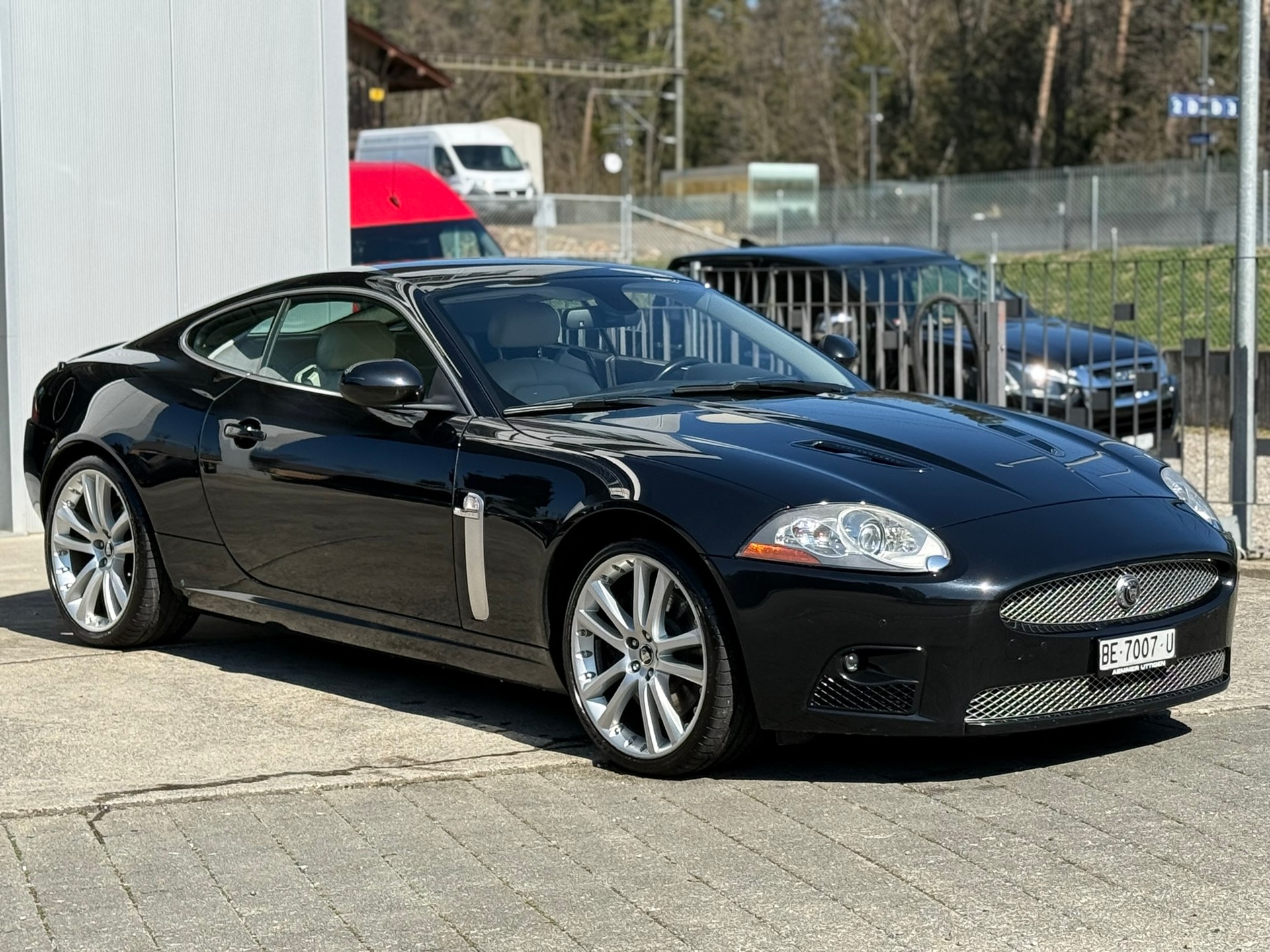 JAGUAR XKR 4.2 V8 SC Automatic-showroom-element-2