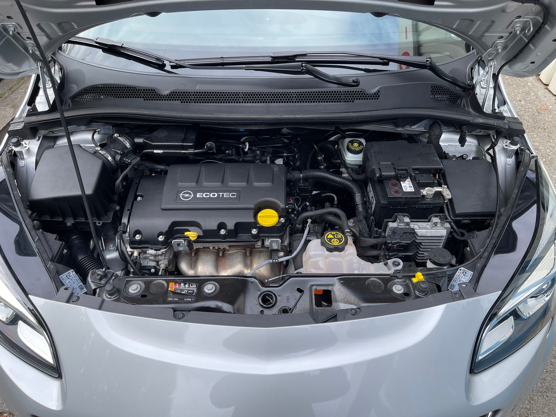 OPEL Corsa 1.4 TP Cosmo Automatic-image-12