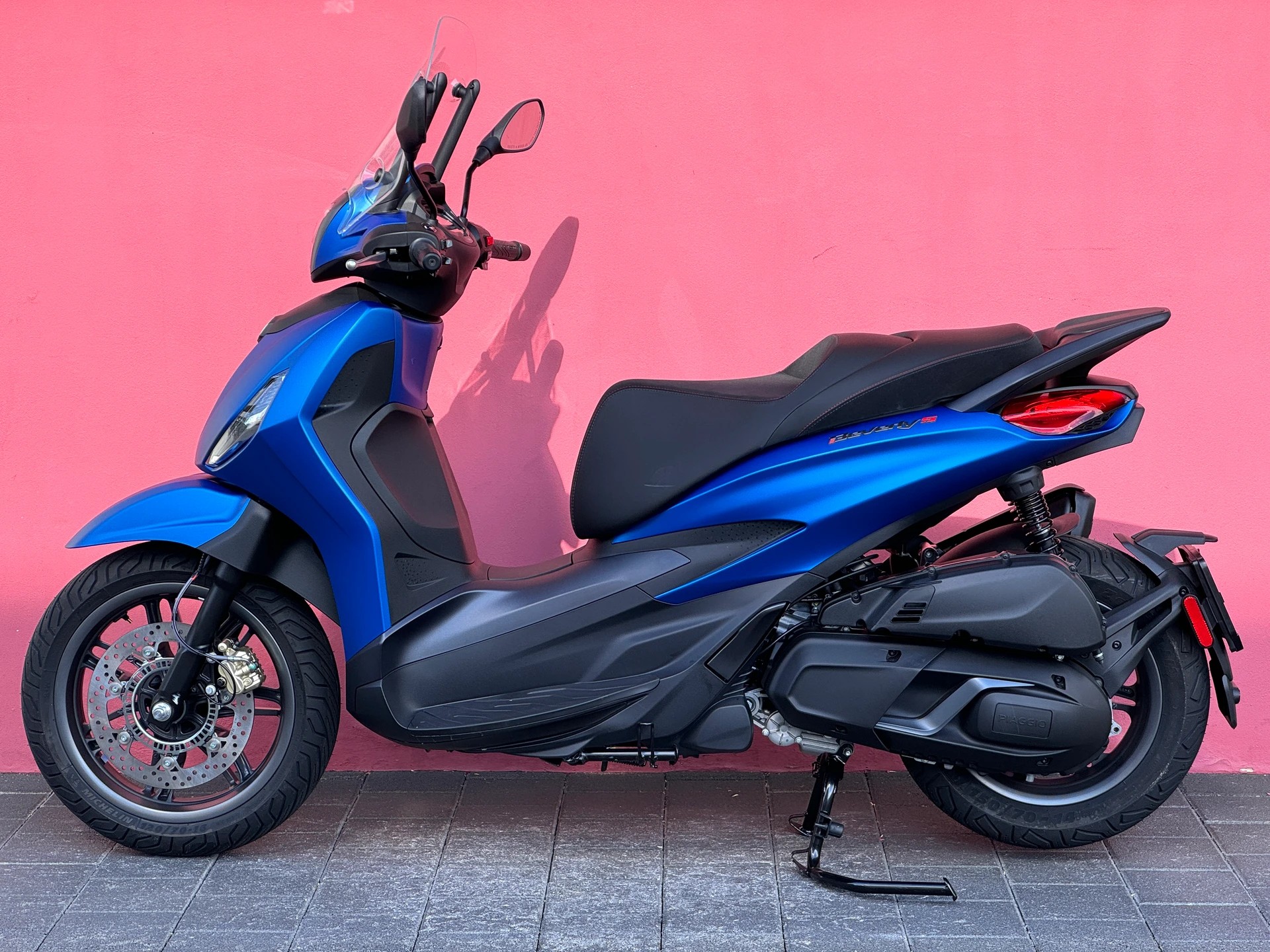 PIAGGIO Beverly 400 Sport-image-1