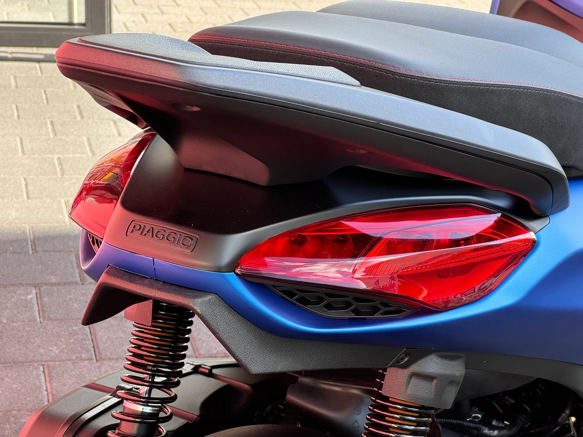 PIAGGIO Beverly 400 Sport-image-7