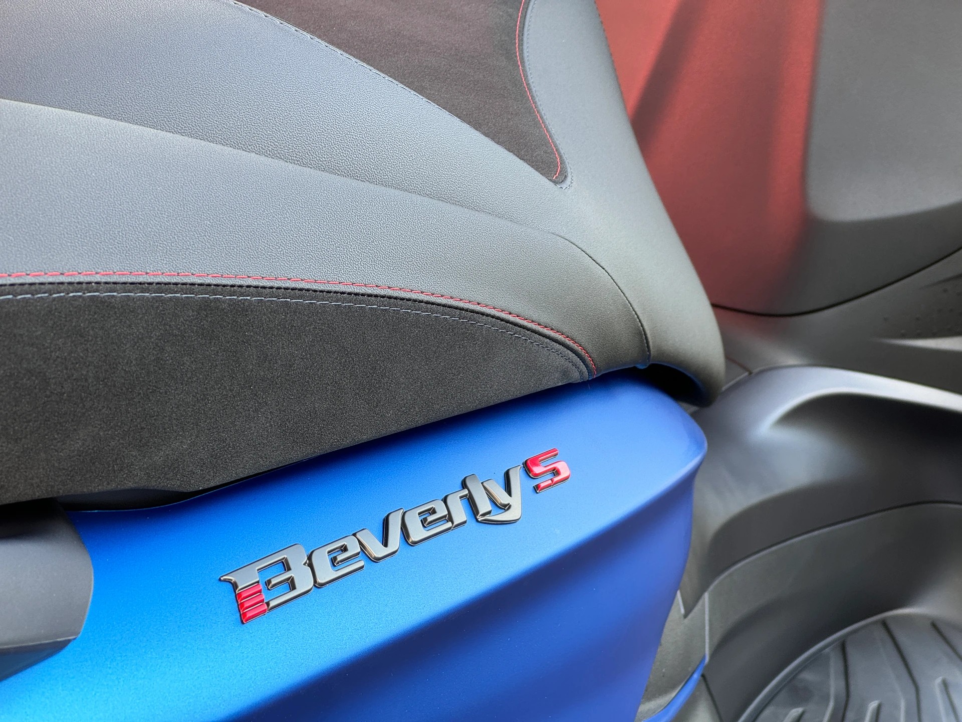 PIAGGIO Beverly 400 Sport-image-12