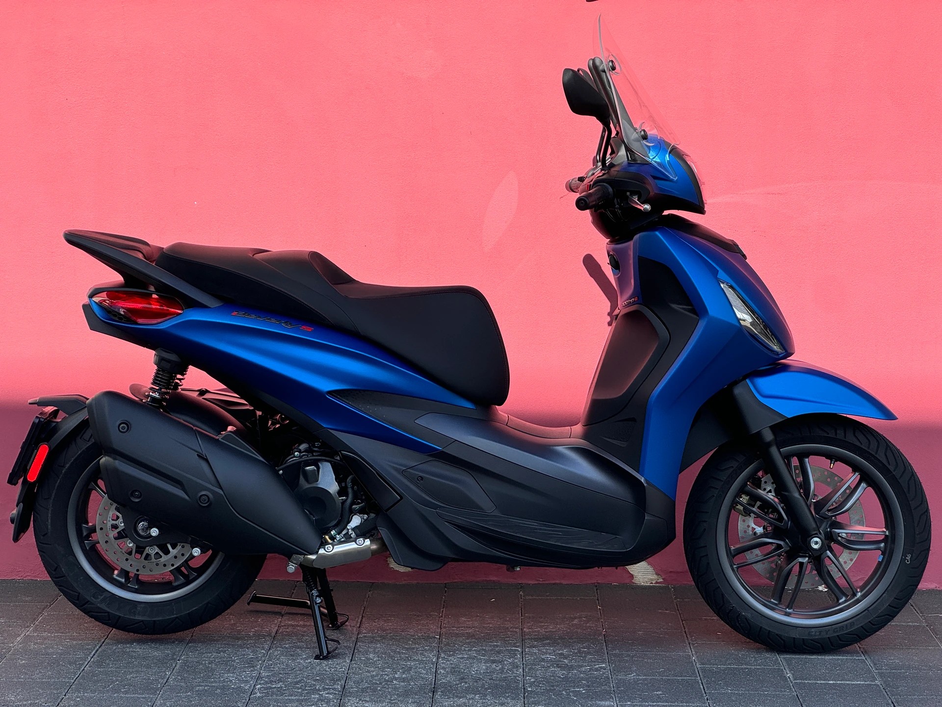 PIAGGIO Beverly 400 Sport-image-9
