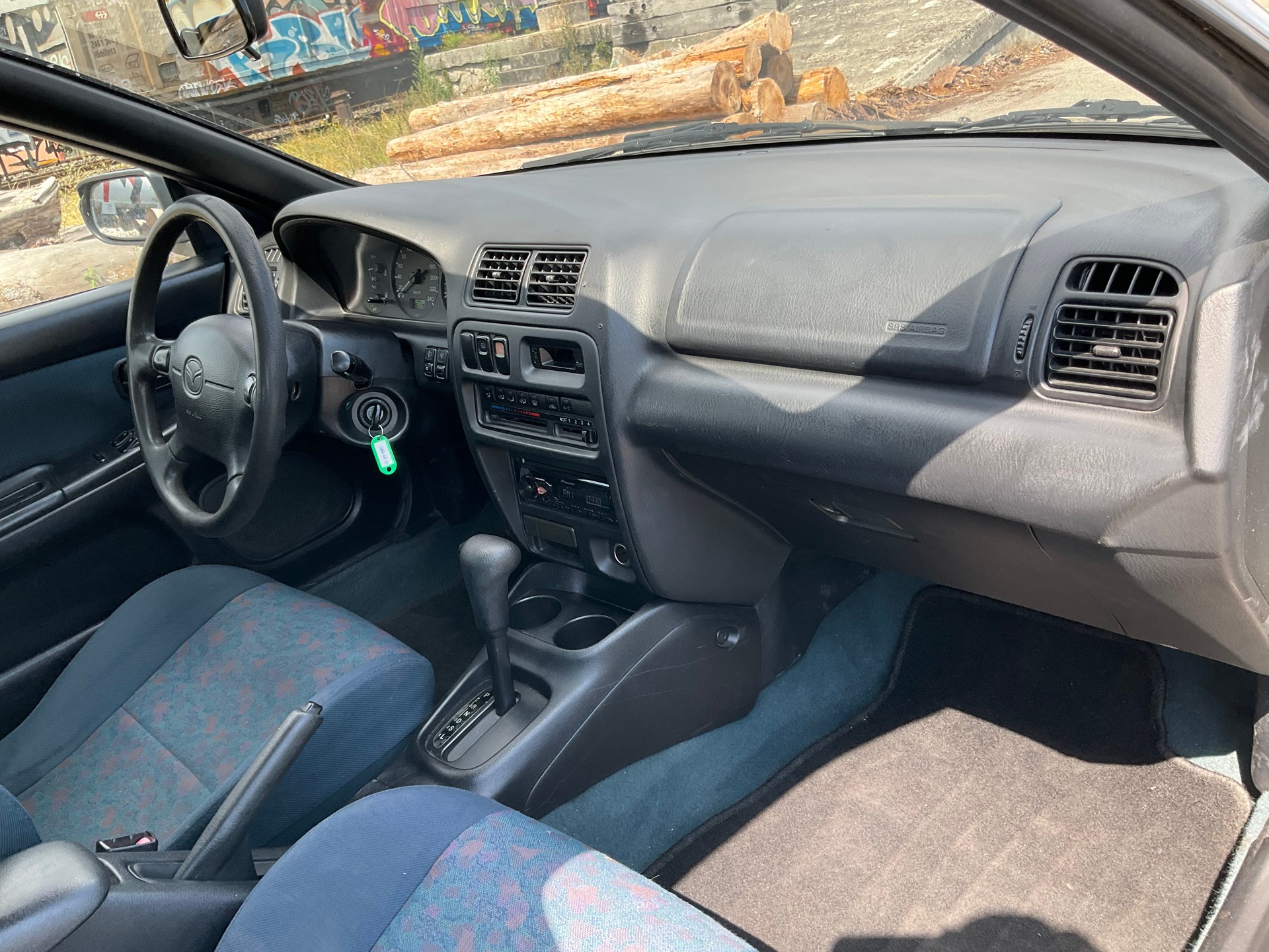 MAZDA 323 F 1.8i-16V Silv.stone-image-9