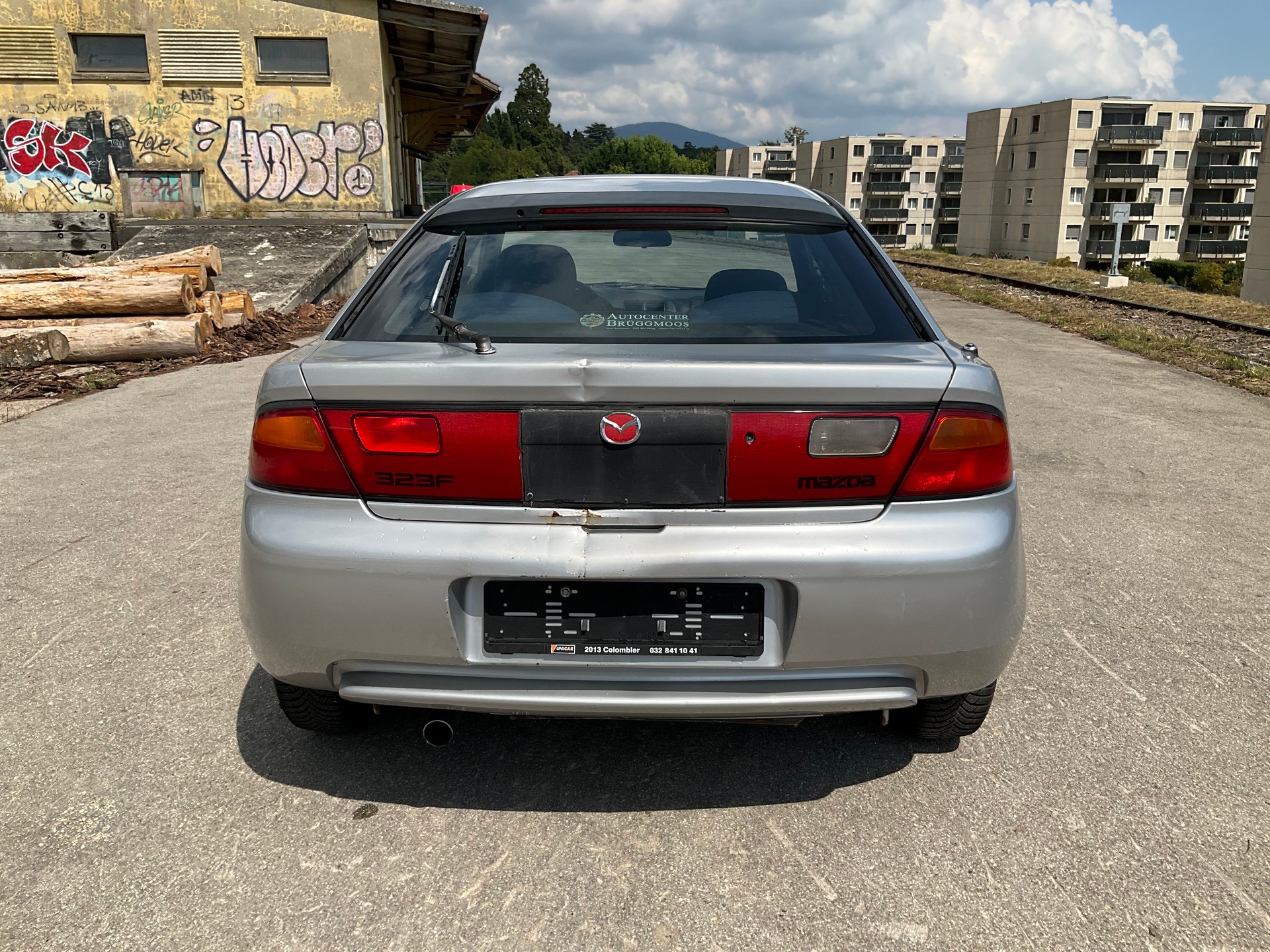 MAZDA 323 F 1.8i-16V Silv.stone-image-1