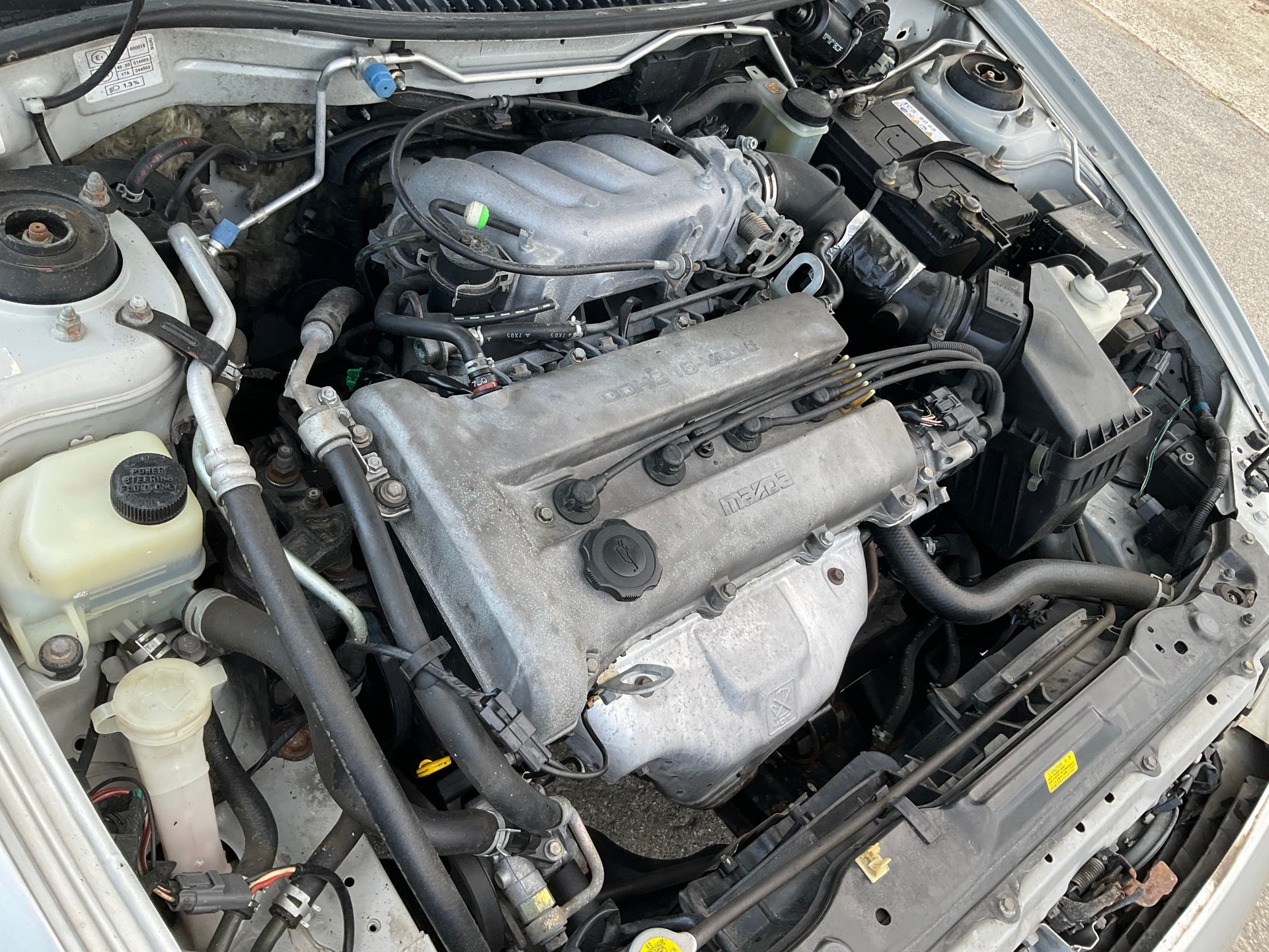 MAZDA 323 F 1.8i-16V Silv.stone-image-13