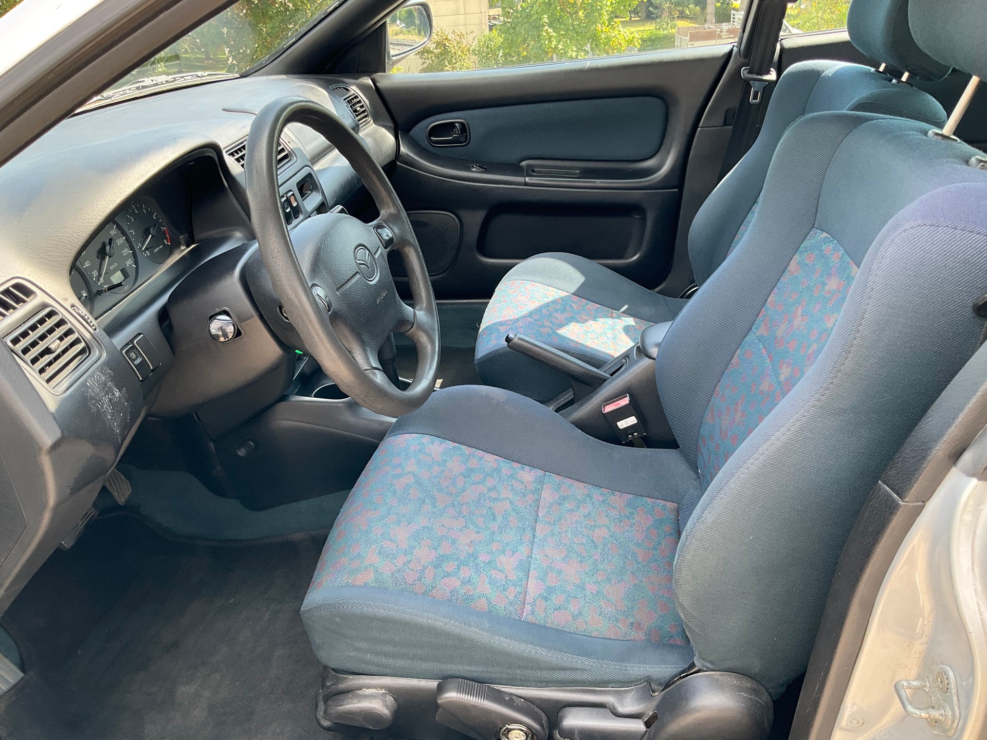 MAZDA 323 F 1.8i-16V Silv.stone-image-7