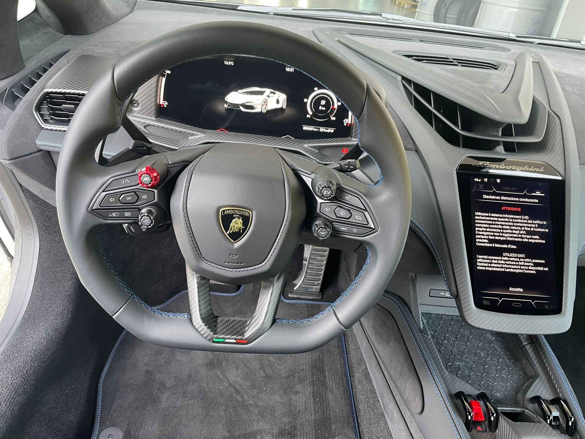 LAMBORGHINI Revuelto - Auto CH - Bianco Phanes Matt - Lamborghini Lugano-image-10