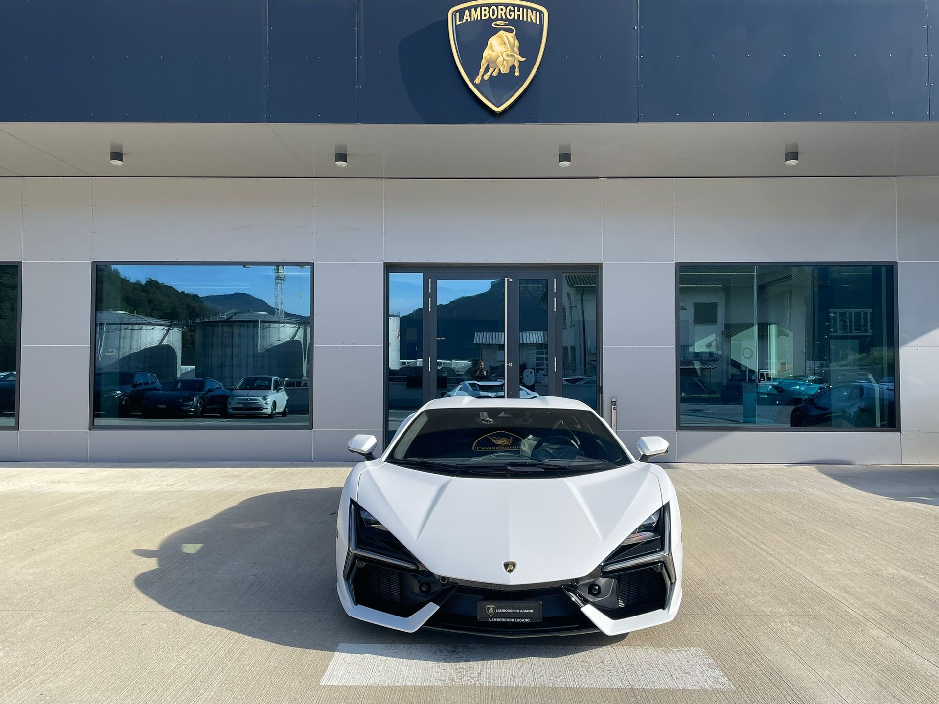 LAMBORGHINI Revuelto - Auto CH - Bianco Phanes Matt - Lamborghini Lugano