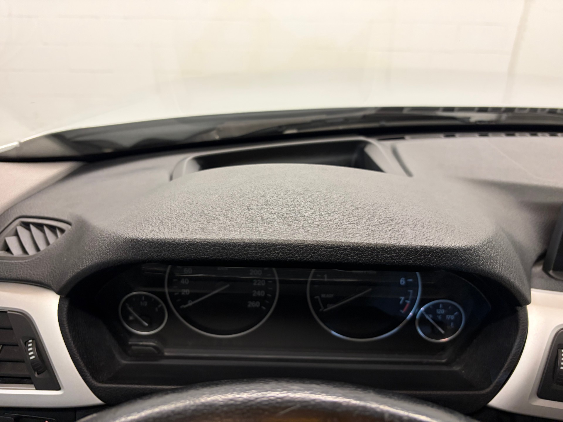 BMW 320i Touring Steptronic-image-8