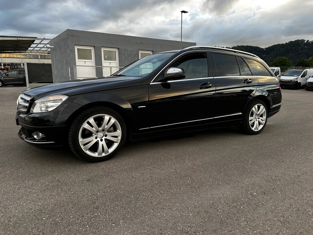MERCEDES-BENZ C 230 Avantgarde 7G-Tronic-image-1
