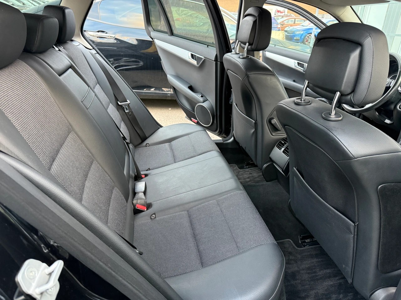 MERCEDES-BENZ C 230 Avantgarde 7G-Tronic-image-13