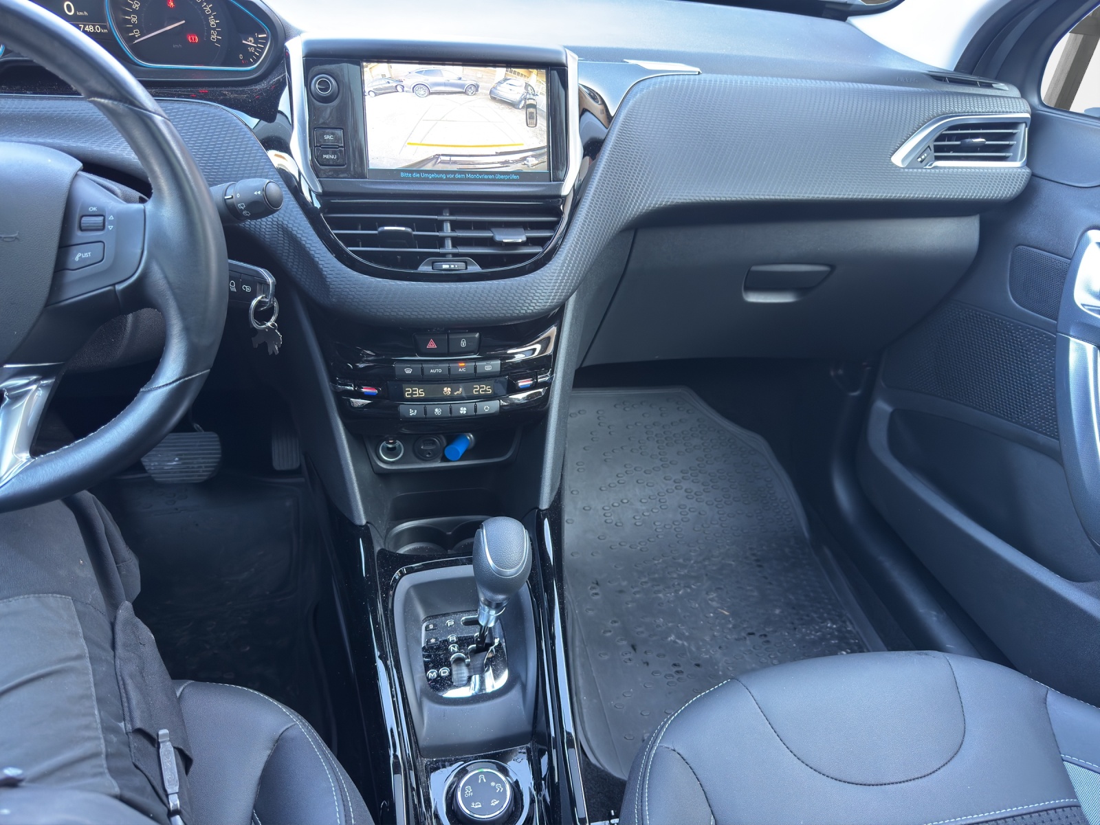 PEUGEOT 2008 1.2 PureTech Active EAT6-image-11