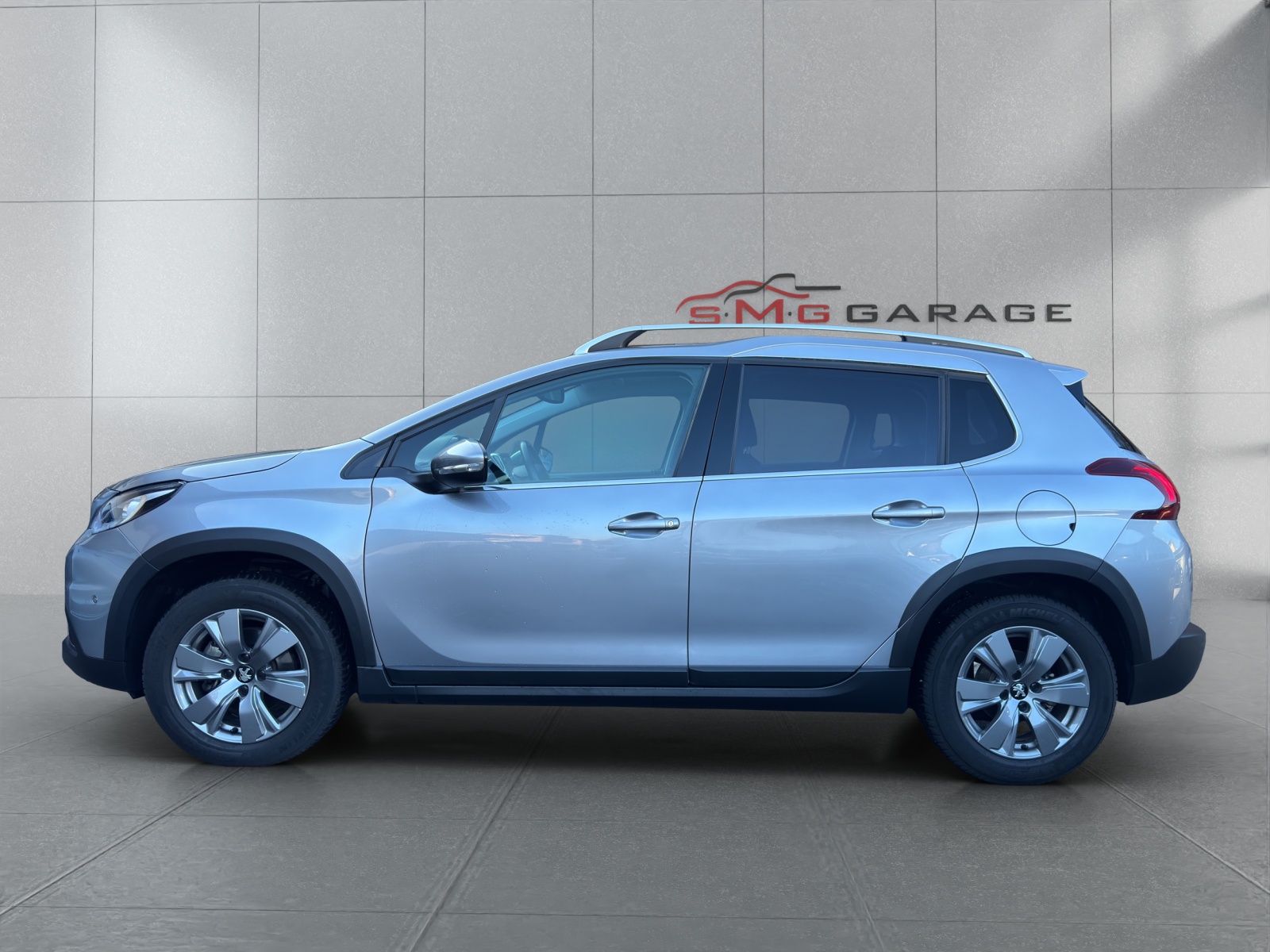 PEUGEOT 2008 1.2 PureTech Active EAT6-image-1