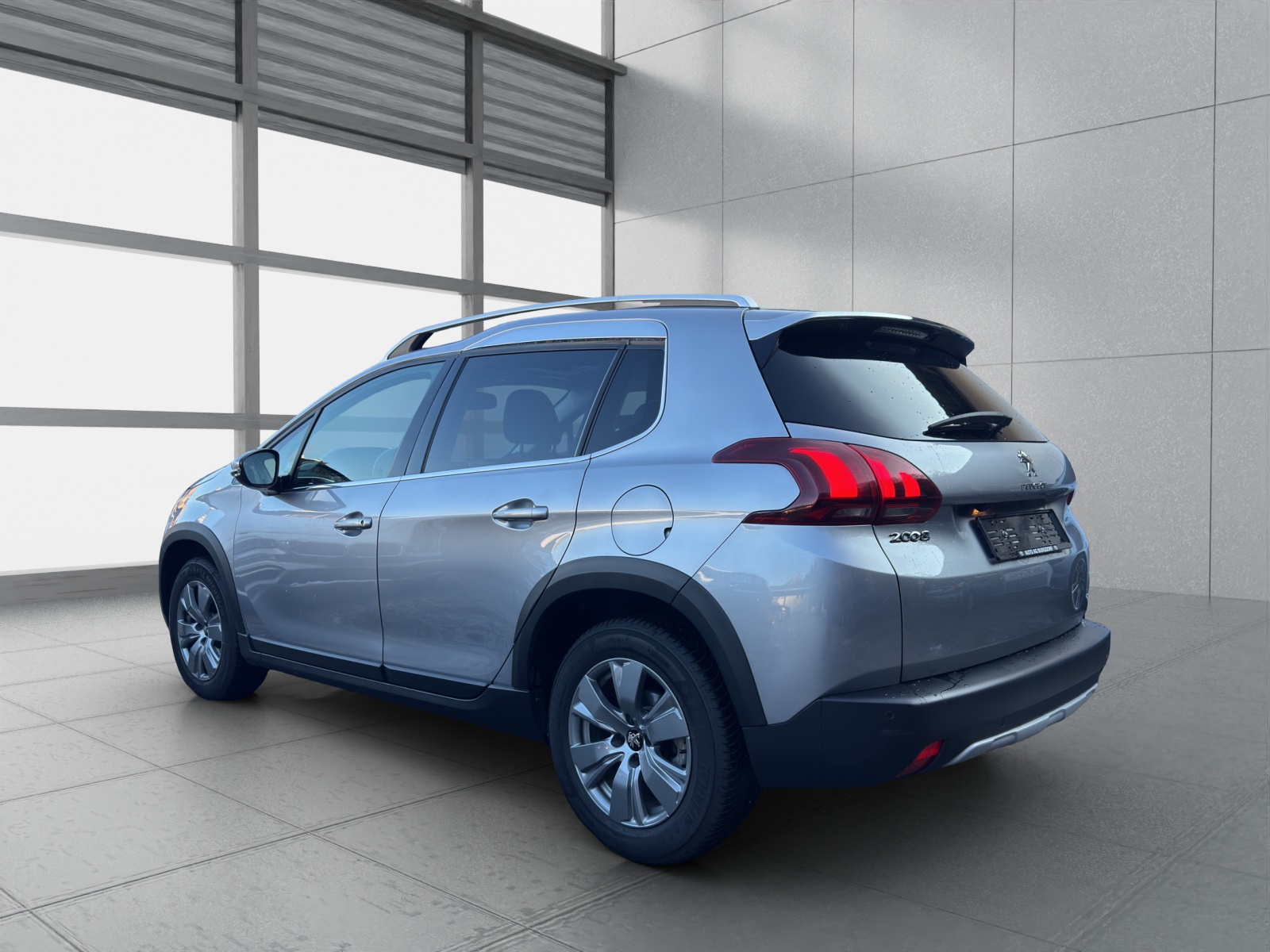 PEUGEOT 2008 1.2 PureTech Active EAT6-image-2