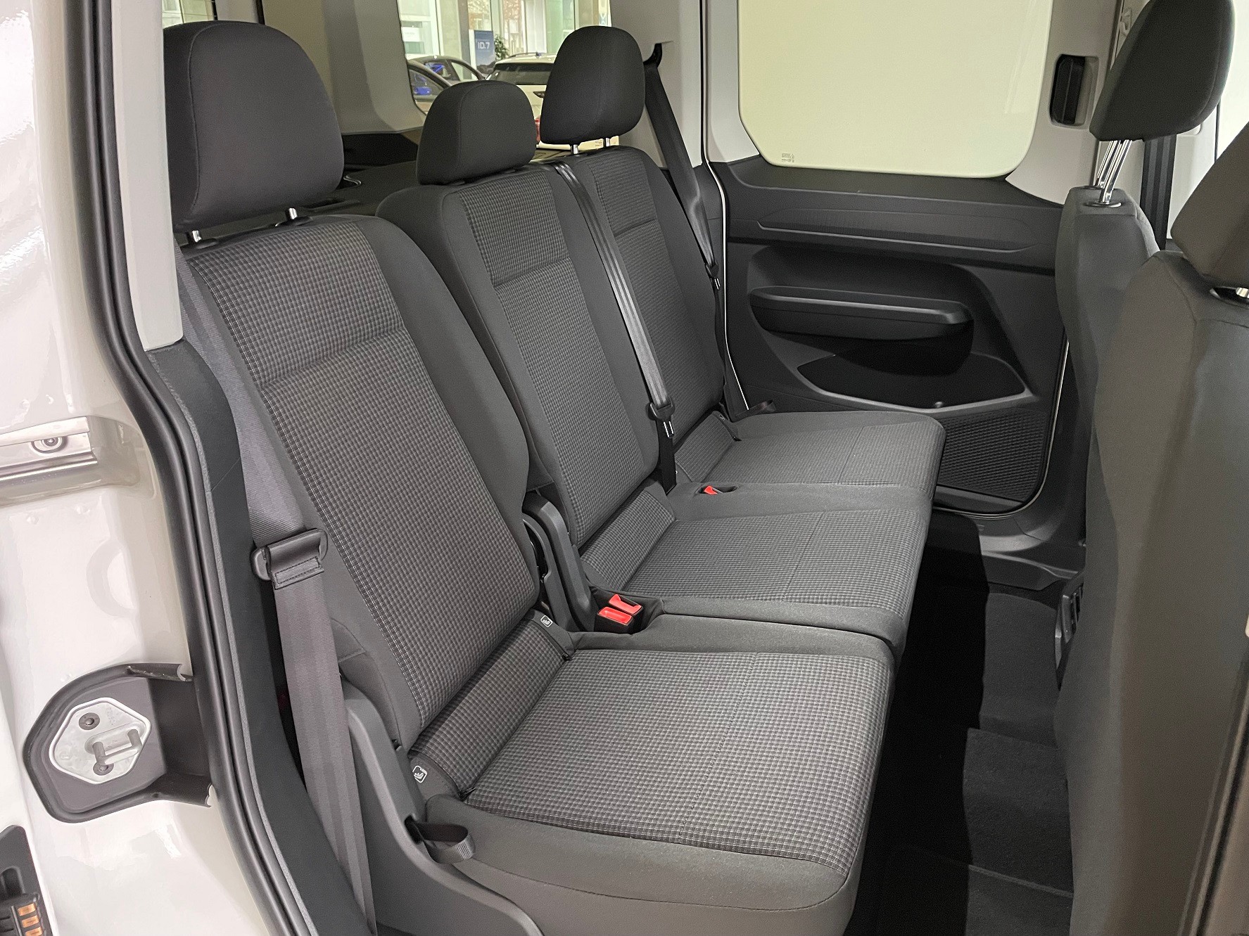 VW Caddy 2.0 TDI Liberty DSG-image-7