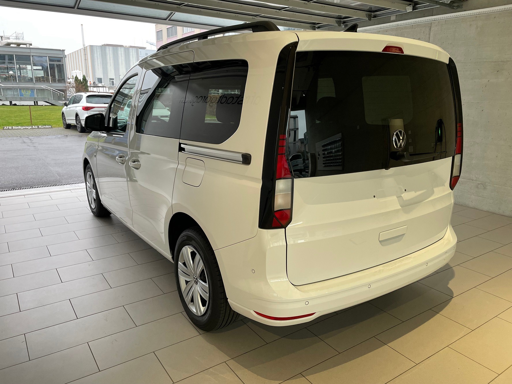 VW Caddy 2.0 TDI Liberty DSG-showroom-element-3