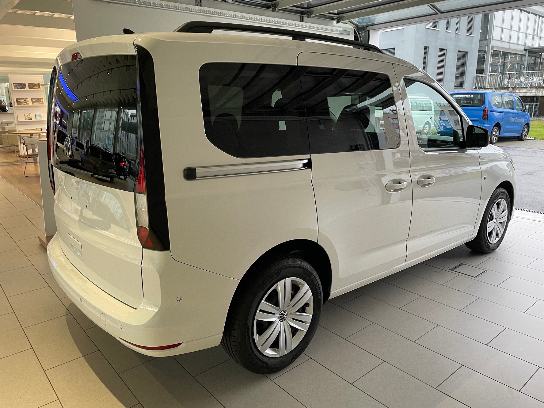 VW Caddy 2.0 TDI Liberty DSG-showroom-element-1