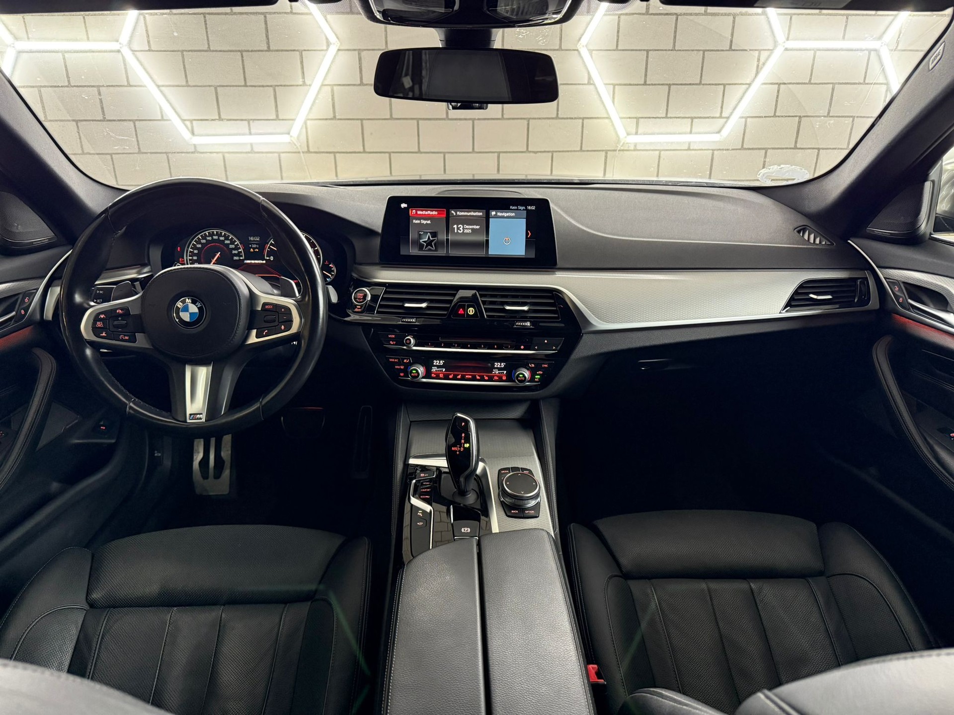 BMW M550d xDrive Touring Steptronic-image-7