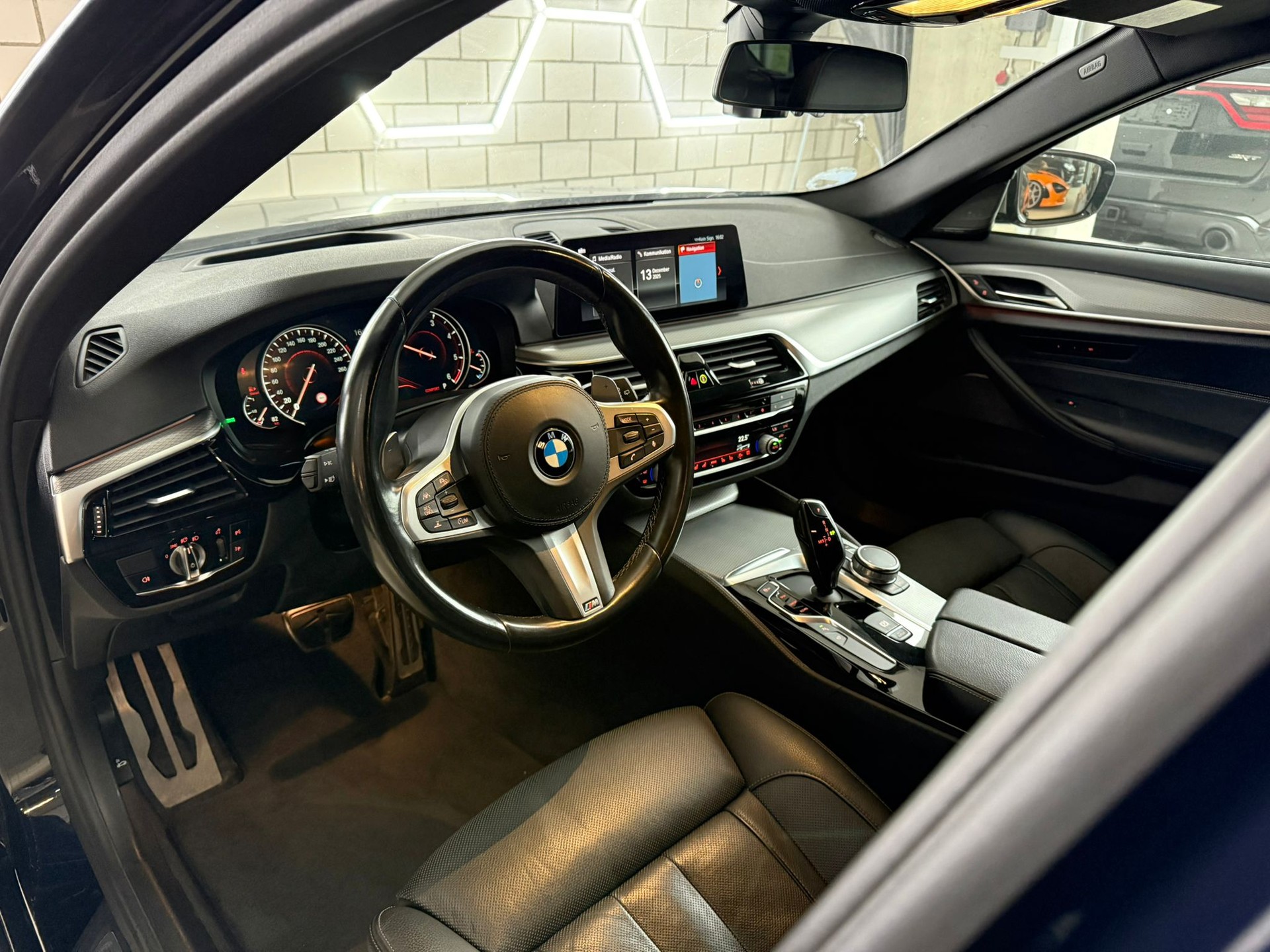 BMW M550d xDrive Touring Steptronic-image-6