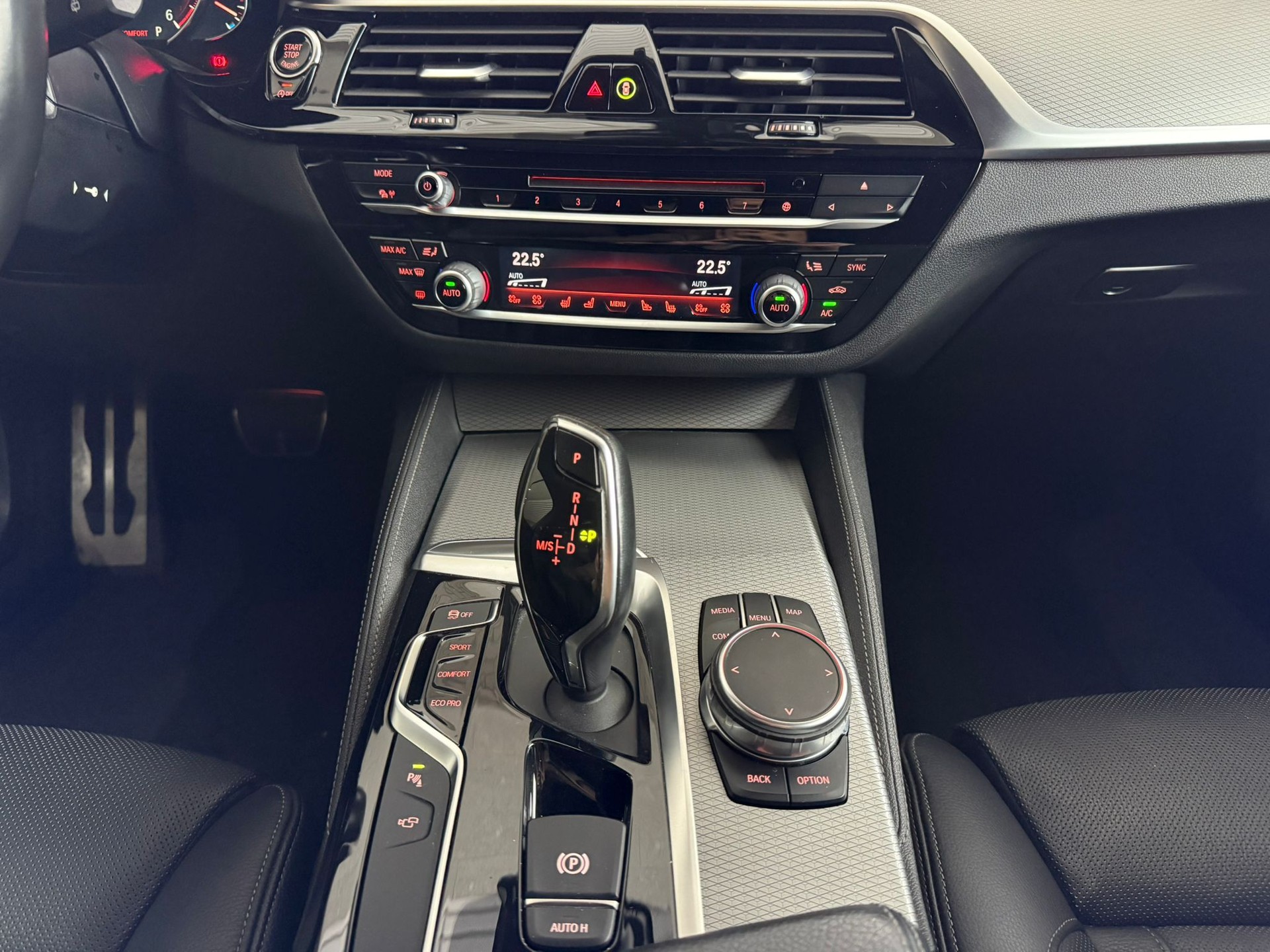 BMW M550d xDrive Touring Steptronic-image-9