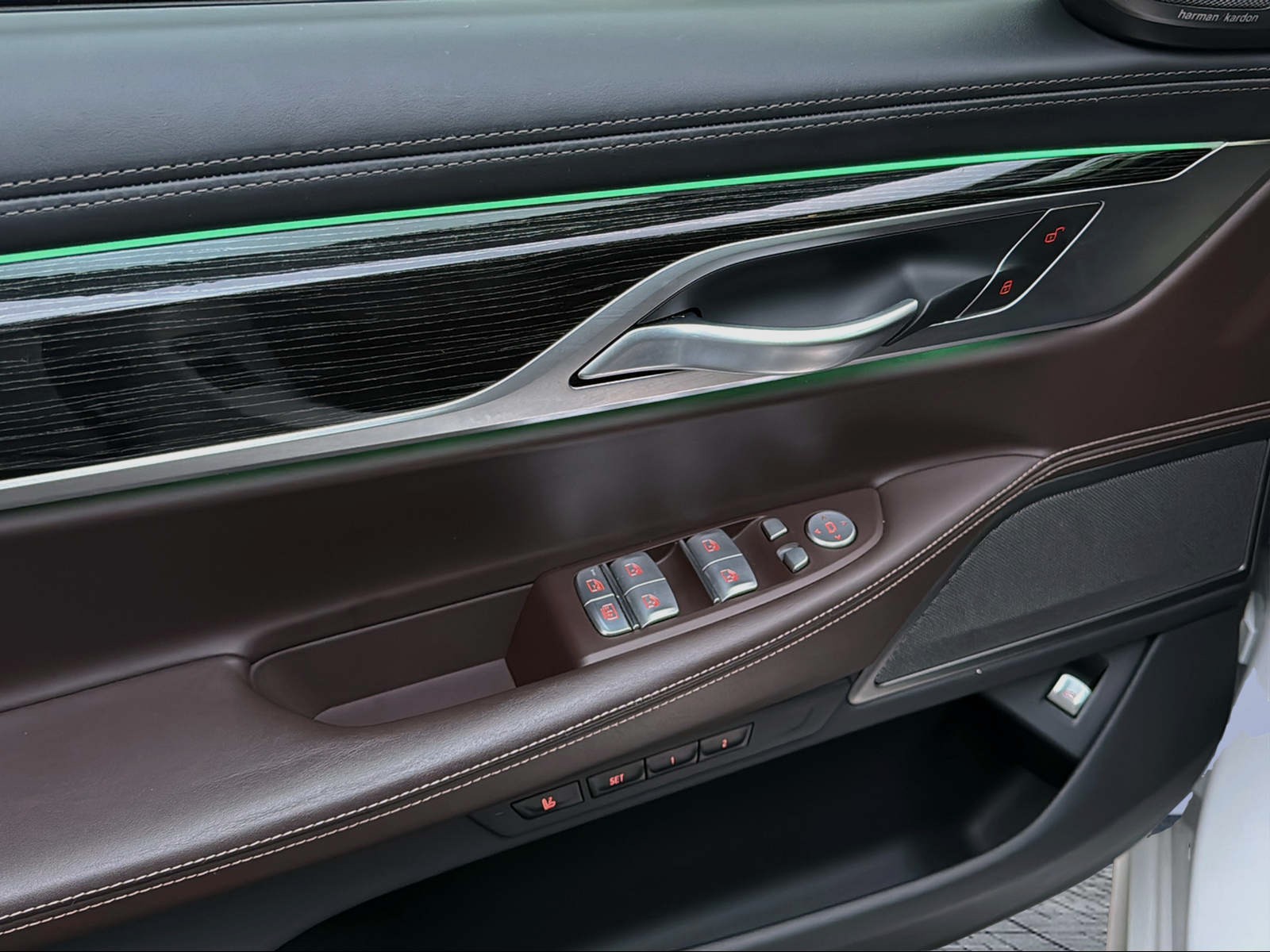 BMW 740d xDrive Steptronic-image-14