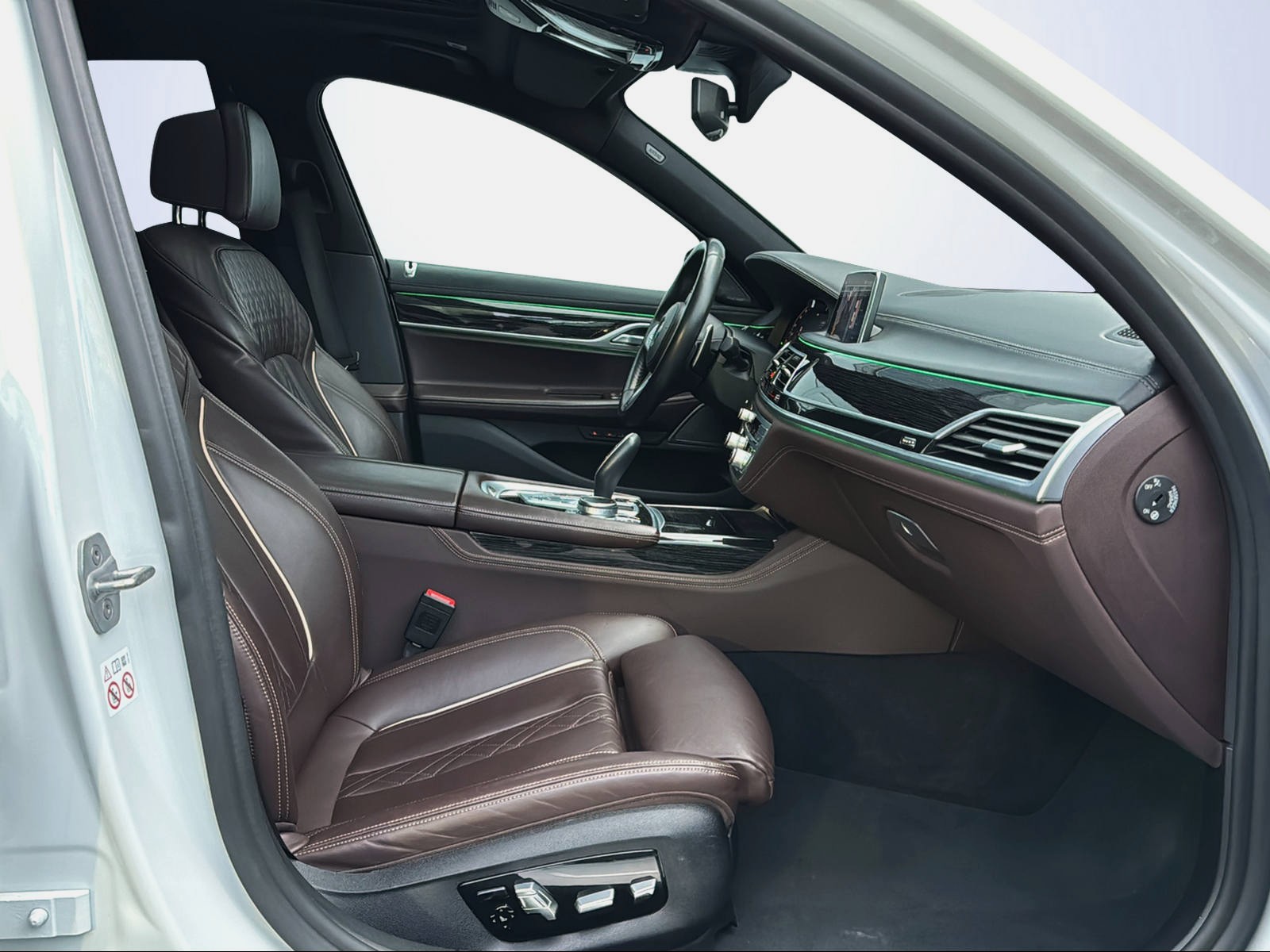 BMW 740d xDrive Steptronic-image-12