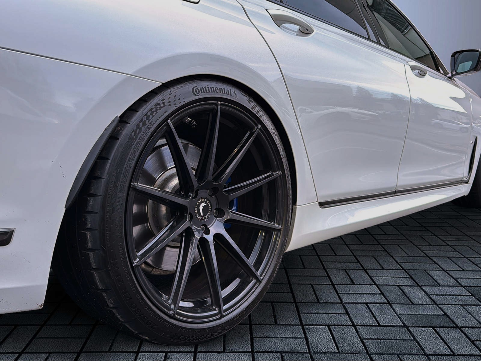 BMW 740d xDrive Steptronic-image-18