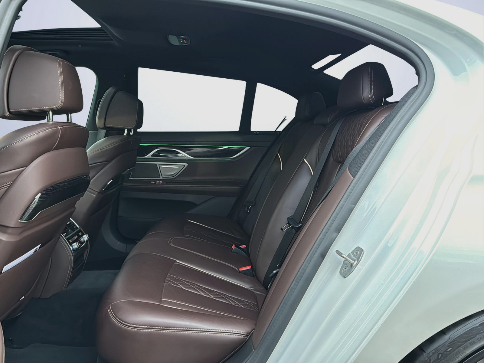 BMW 740d xDrive Steptronic-image-13