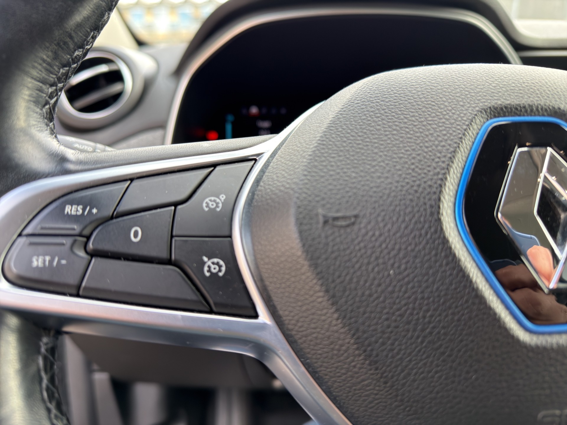 RENAULT Zoe Intens R135 (Batterie Miete)-image-16